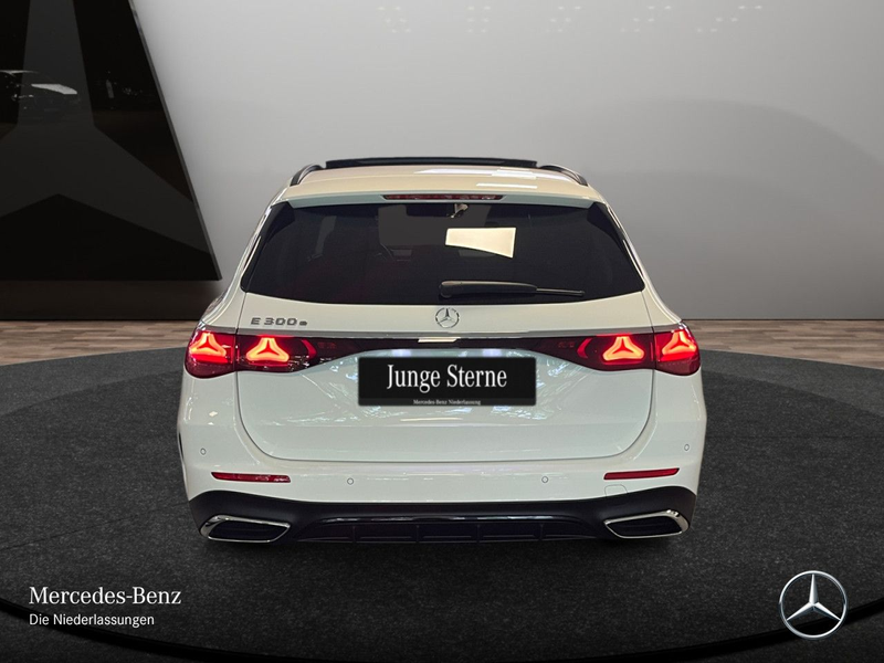 Mercedes-Benz E 300 e T AMG Fahrass 360° Pano Burmester Distr+ — photo 9