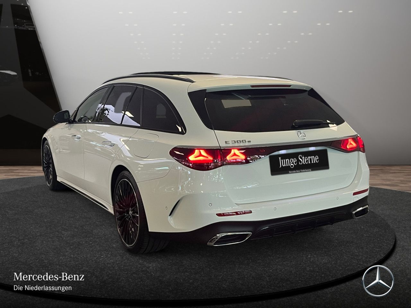 Mercedes-Benz E 300 e T AMG Fahrass 360° Pano Burmester Distr+ — photo 10