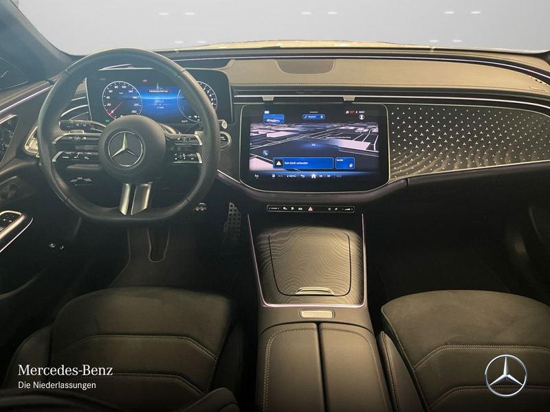 Mercedes-Benz E 300 e T AMG Fahrass 360° Pano Burmester Distr+ — photo 13