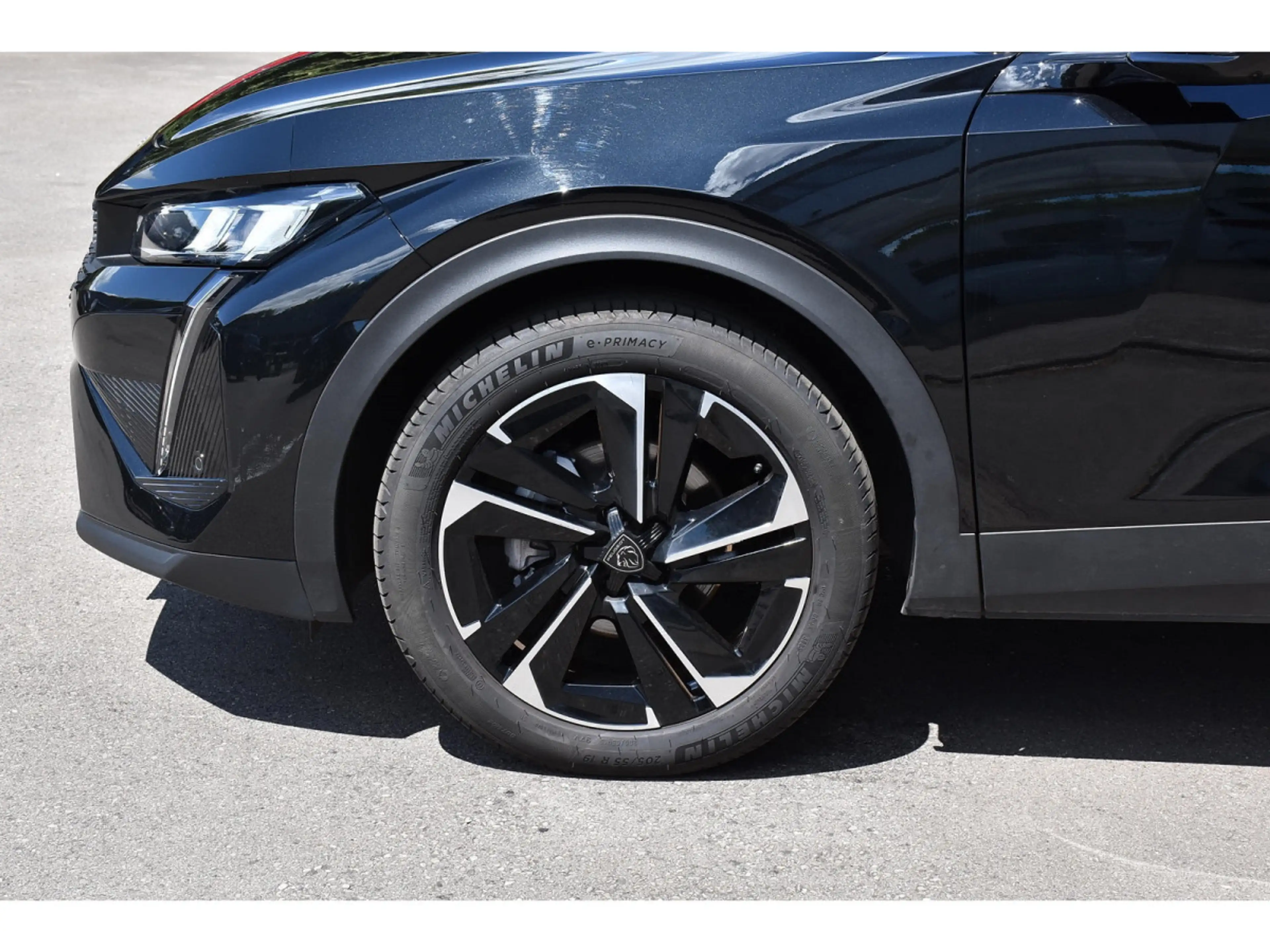 Peugeot 408 1.2 Allure EAT8 SG CHFF CAM360 JA19 1° MAIN — photo 5
