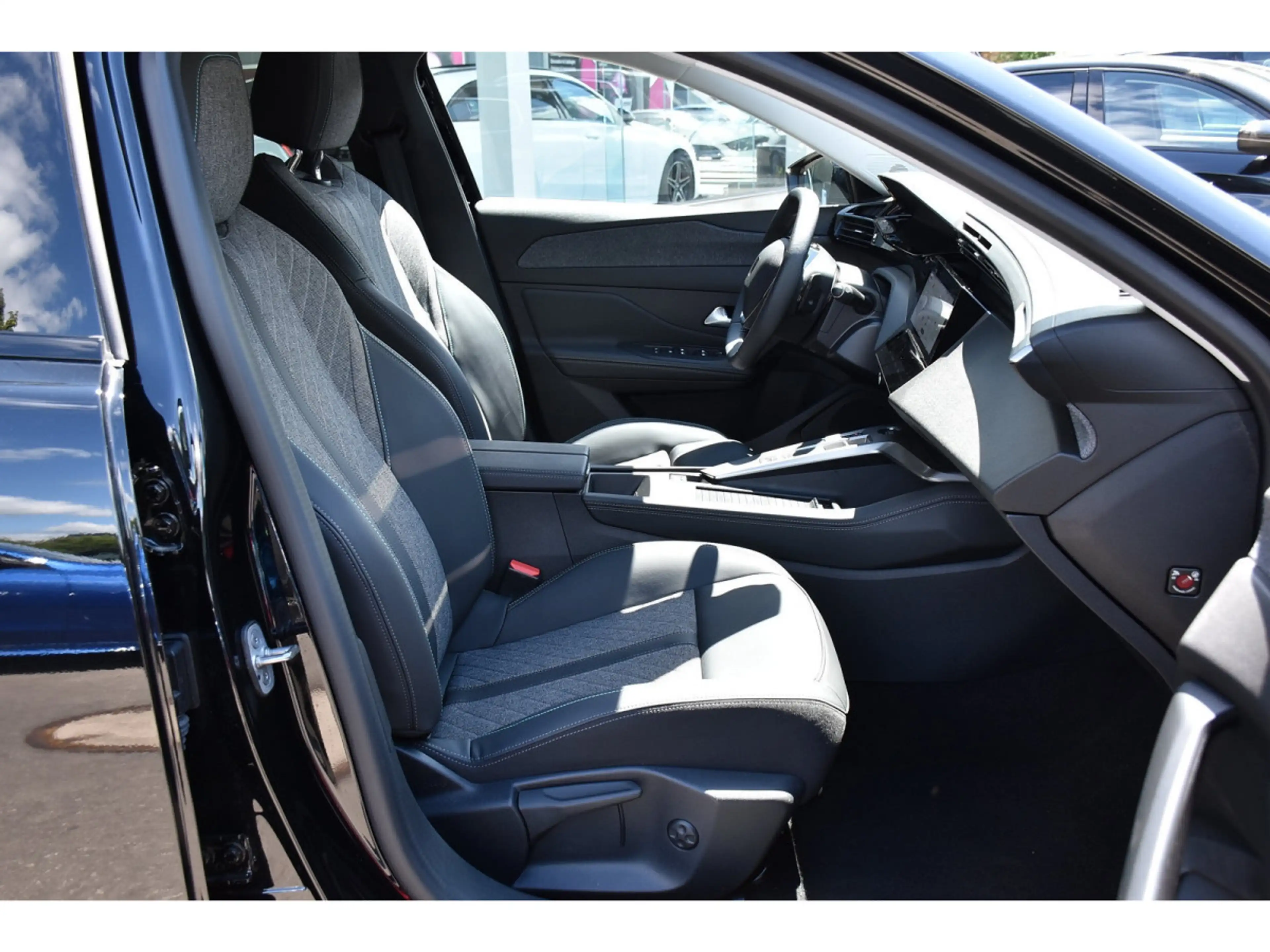 Peugeot 408 1.2 Allure EAT8 SG CHFF CAM360 JA19 1° MAIN — photo 7