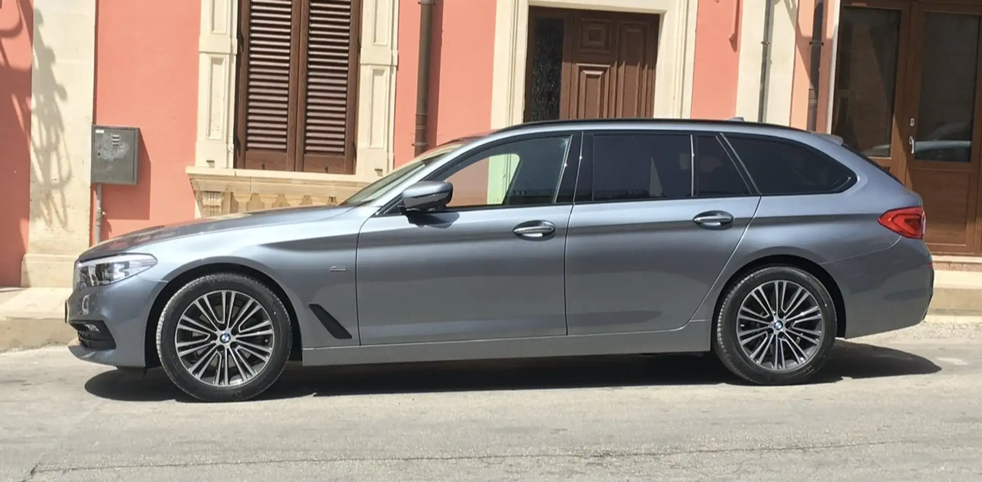BMW 520 Serie 5 G31 2017 Touring 520d Touring Msport Grigio - 2