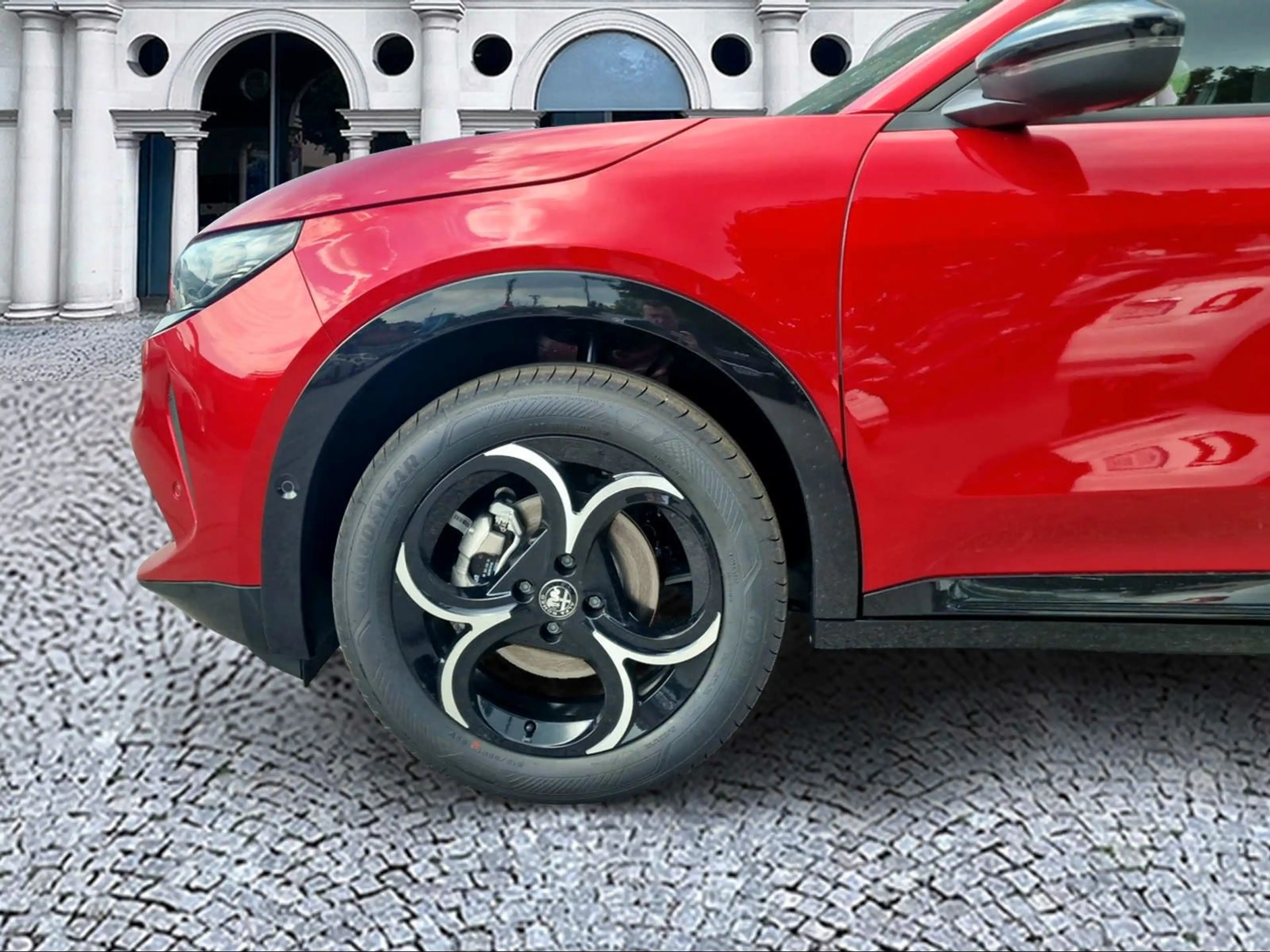 Alfa Romeo Junior Elettrica 115 kW - 54 kWh TI — photo 5