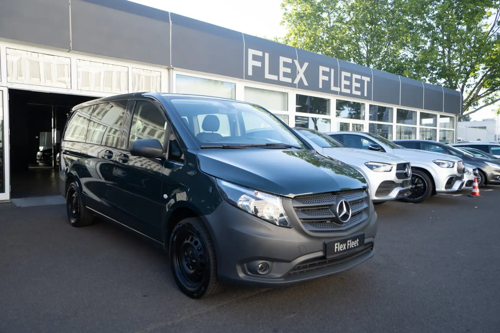 Mercedes-Benz Vito Tourer 114 CDI Pro 4x4 lang 8Sitze Groen - 2