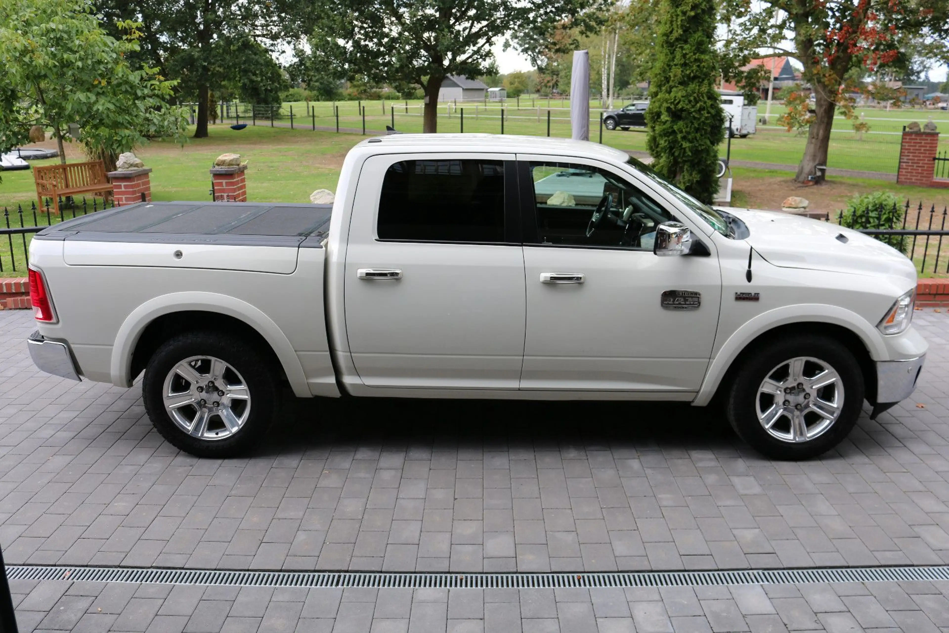Dodge RAM /5,7V8/ALLRAD/LONGHORN/LUFTF./NAVI//AHK/LPGG/ — photo 3