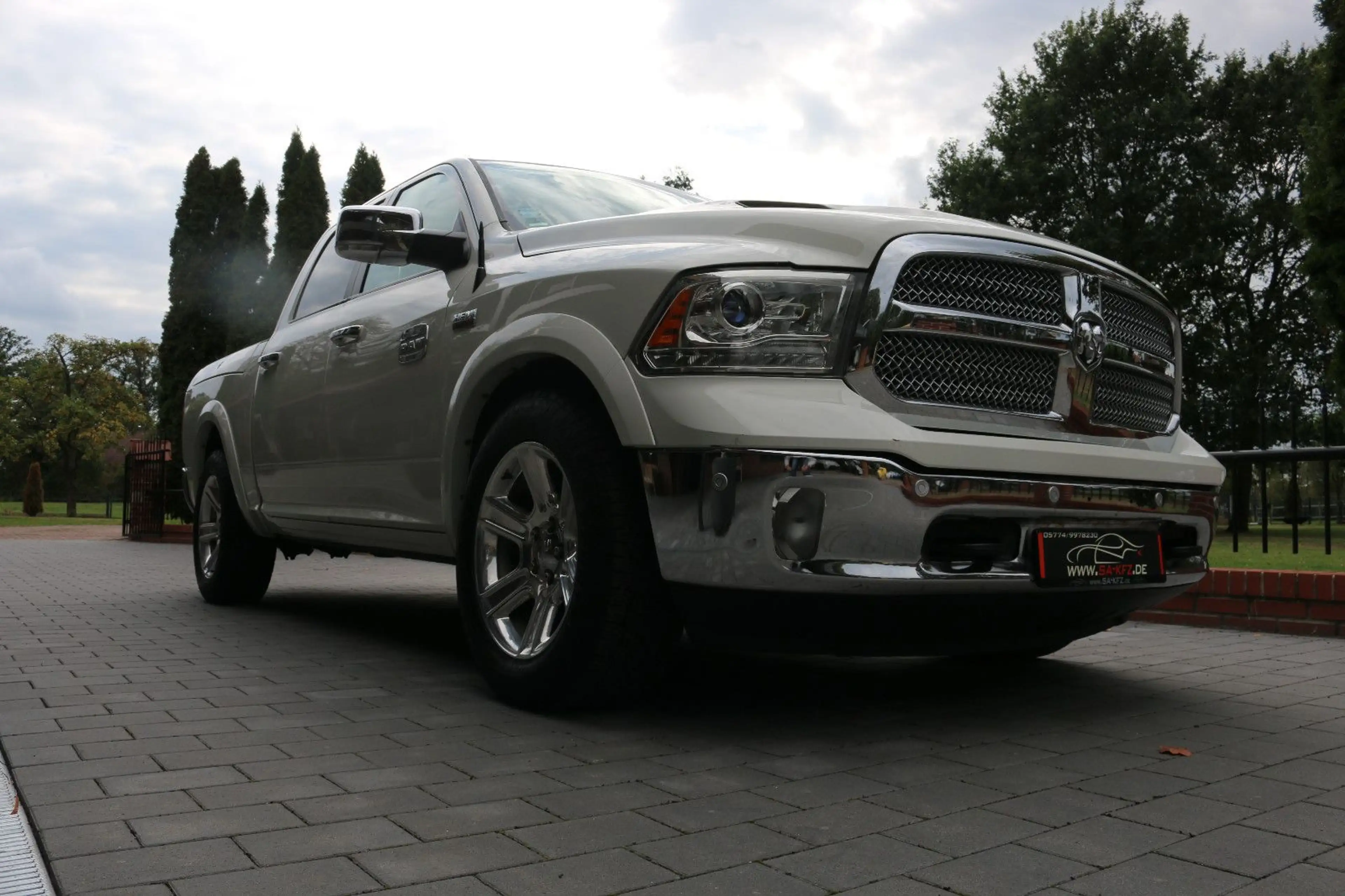 Dodge RAM /5,7V8/ALLRAD/LONGHORN/LUFTF./NAVI//AHK/LPGG/ — photo 10