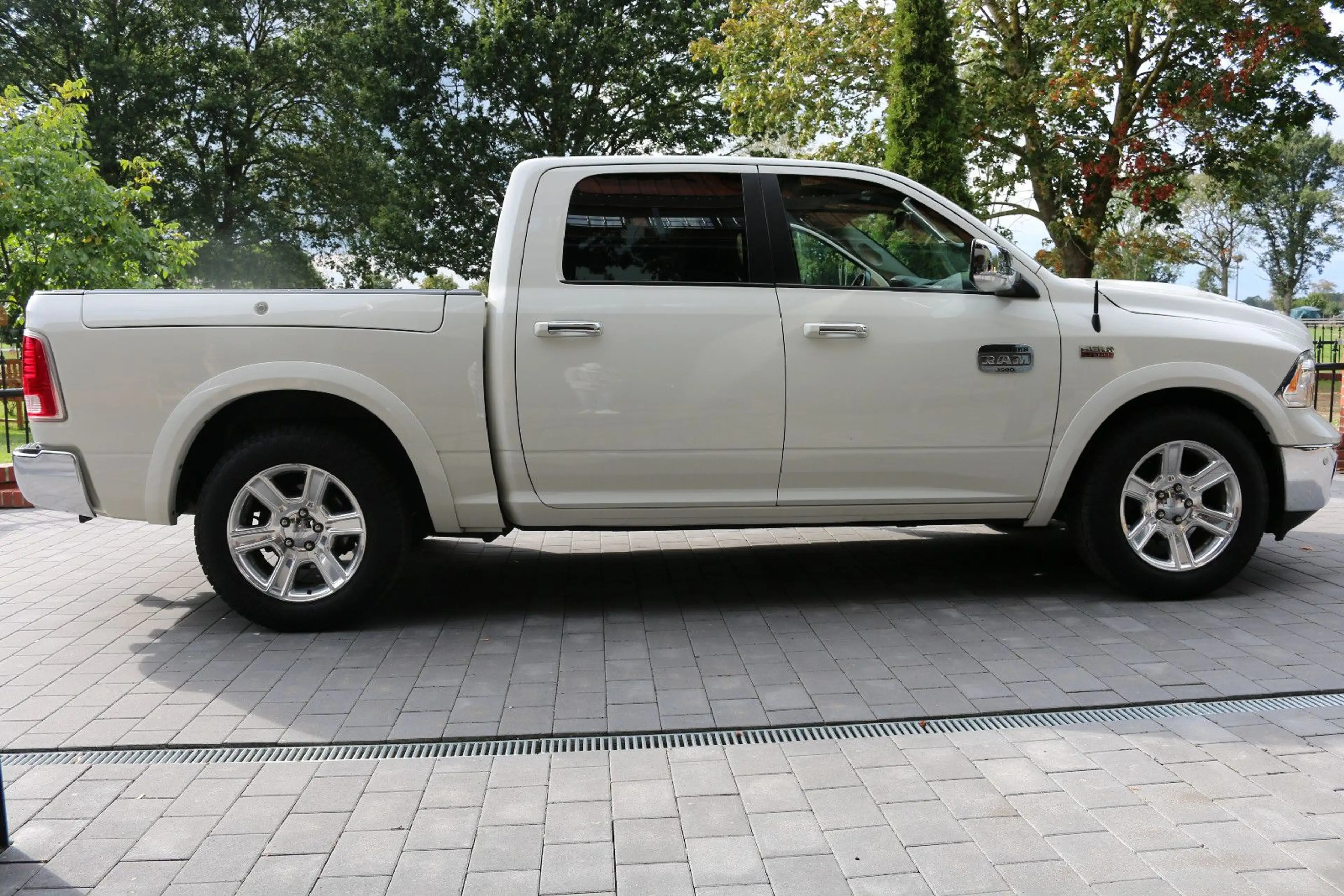 Dodge RAM /5,7V8/ALLRAD/LONGHORN/LUFTF./NAVI//AHK/LPGG/ — photo 6
