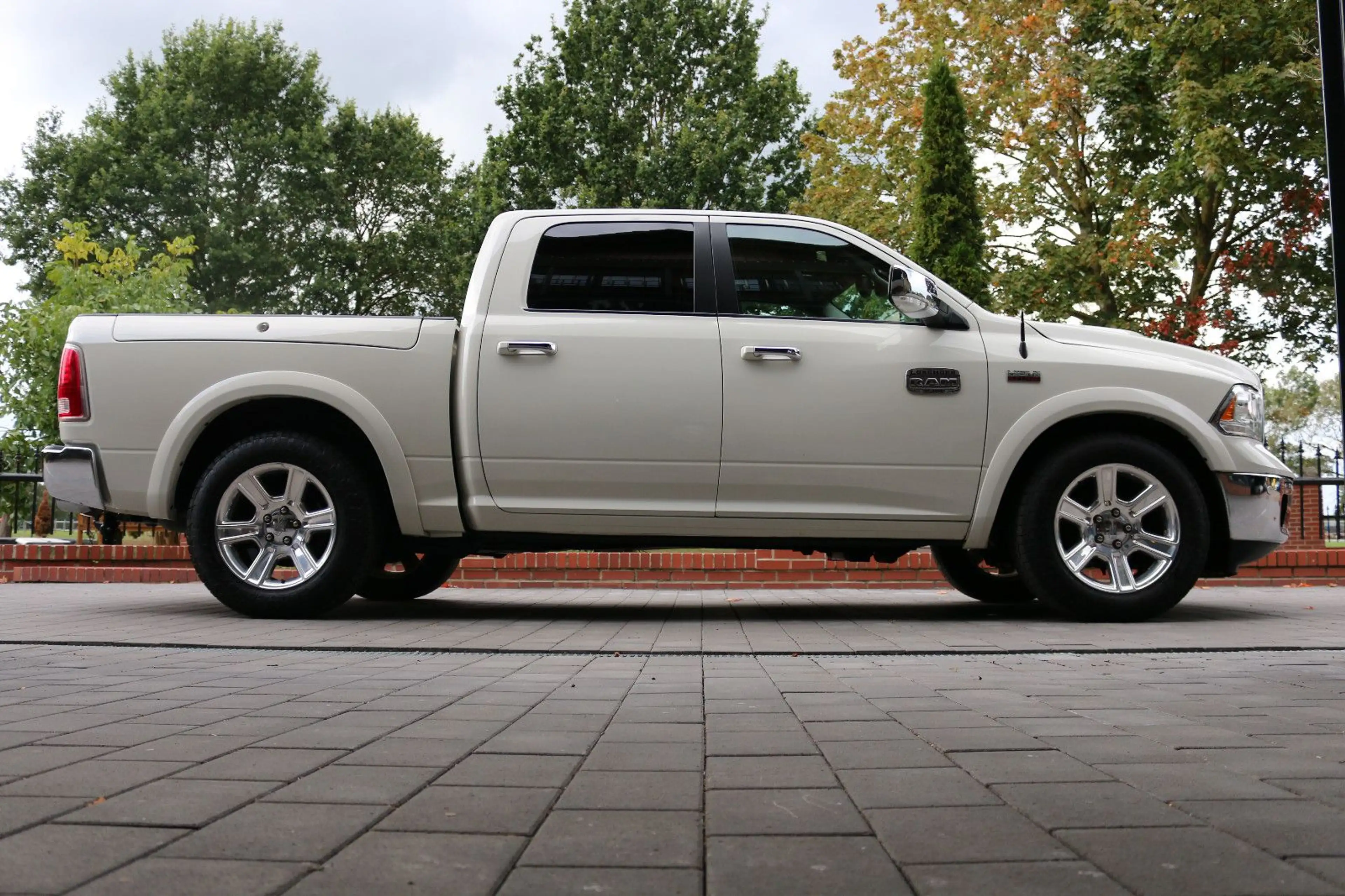 Dodge RAM /5,7V8/ALLRAD/LONGHORN/LUFTF./NAVI//AHK/LPGG/ — photo 2