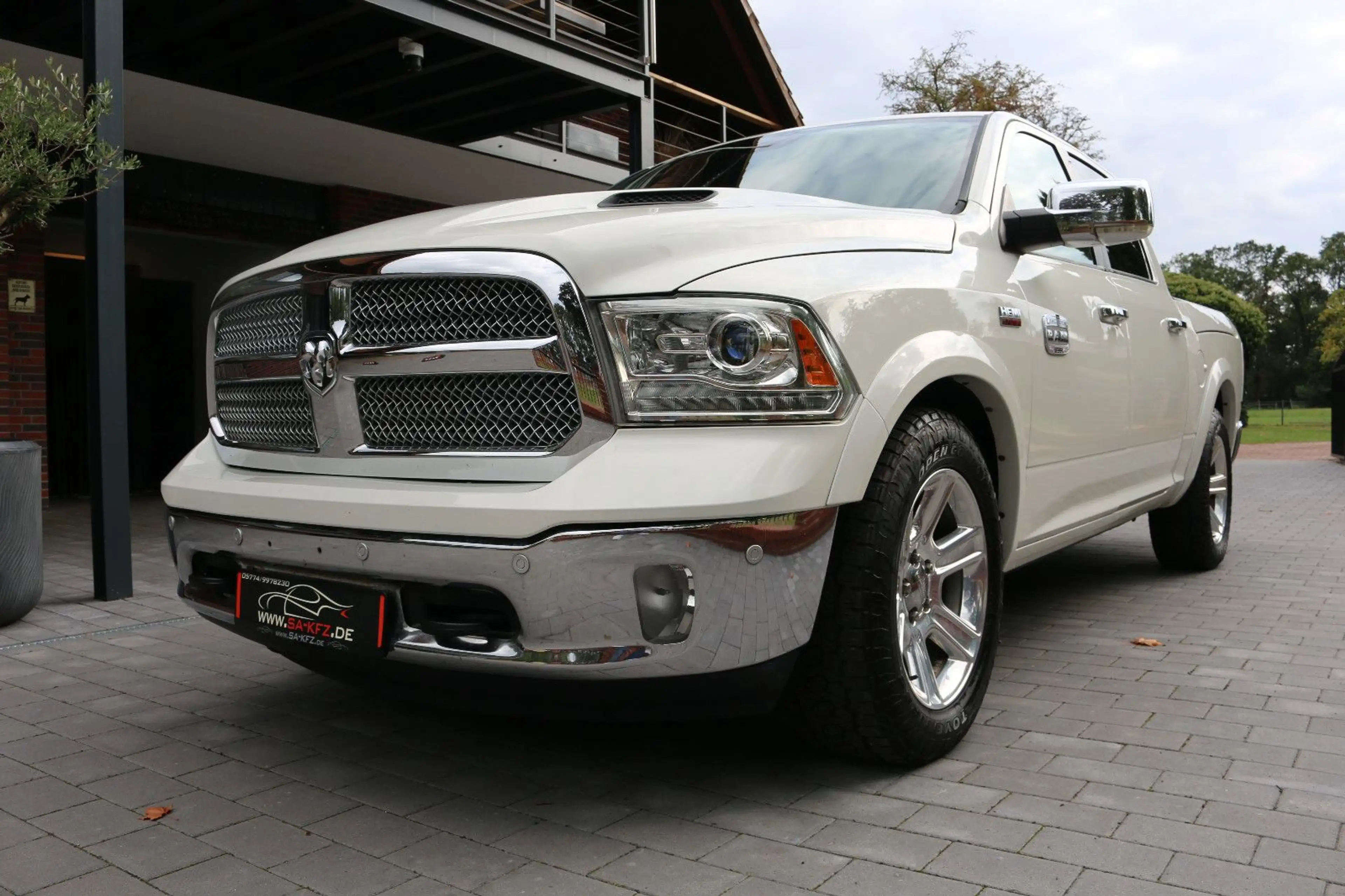 Dodge RAM /5,7V8/ALLRAD/LONGHORN/LUFTF./NAVI//AHK/LPGG/ — photo 8