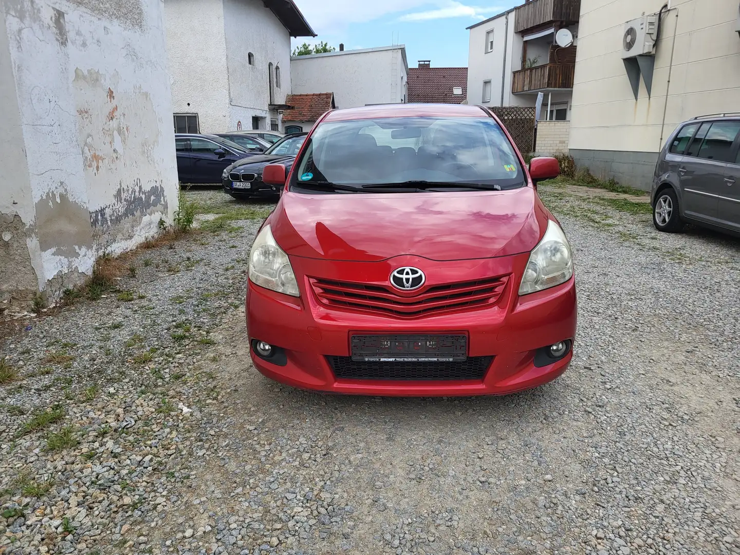 Toyota Verso Life Rouge - 1