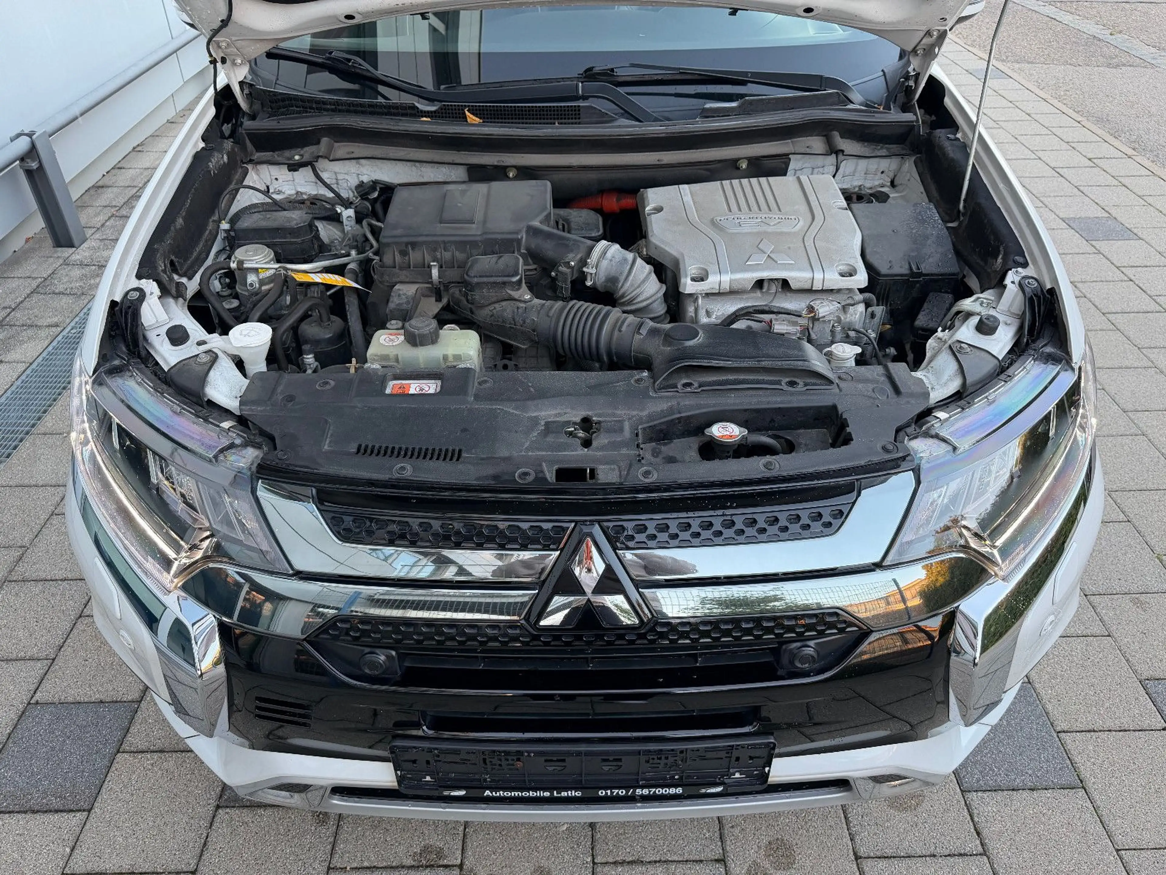 Mitsubishi Outlander PHEV Intro Edition 4WD — photo 14