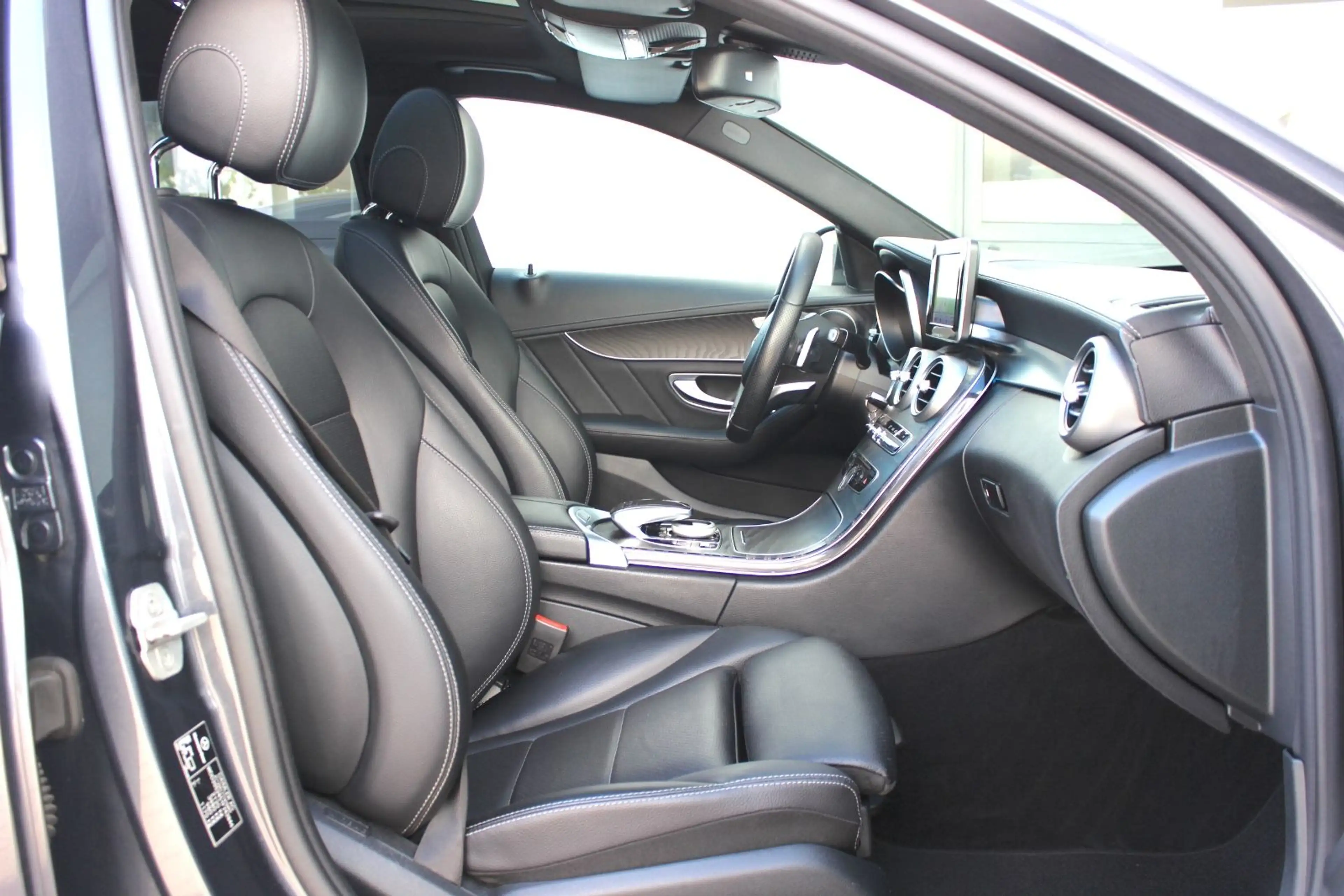Mercedes-Benz C 250 CGI T - AMG-STYLING PDC PANO S-SITZE ILS — photo 14