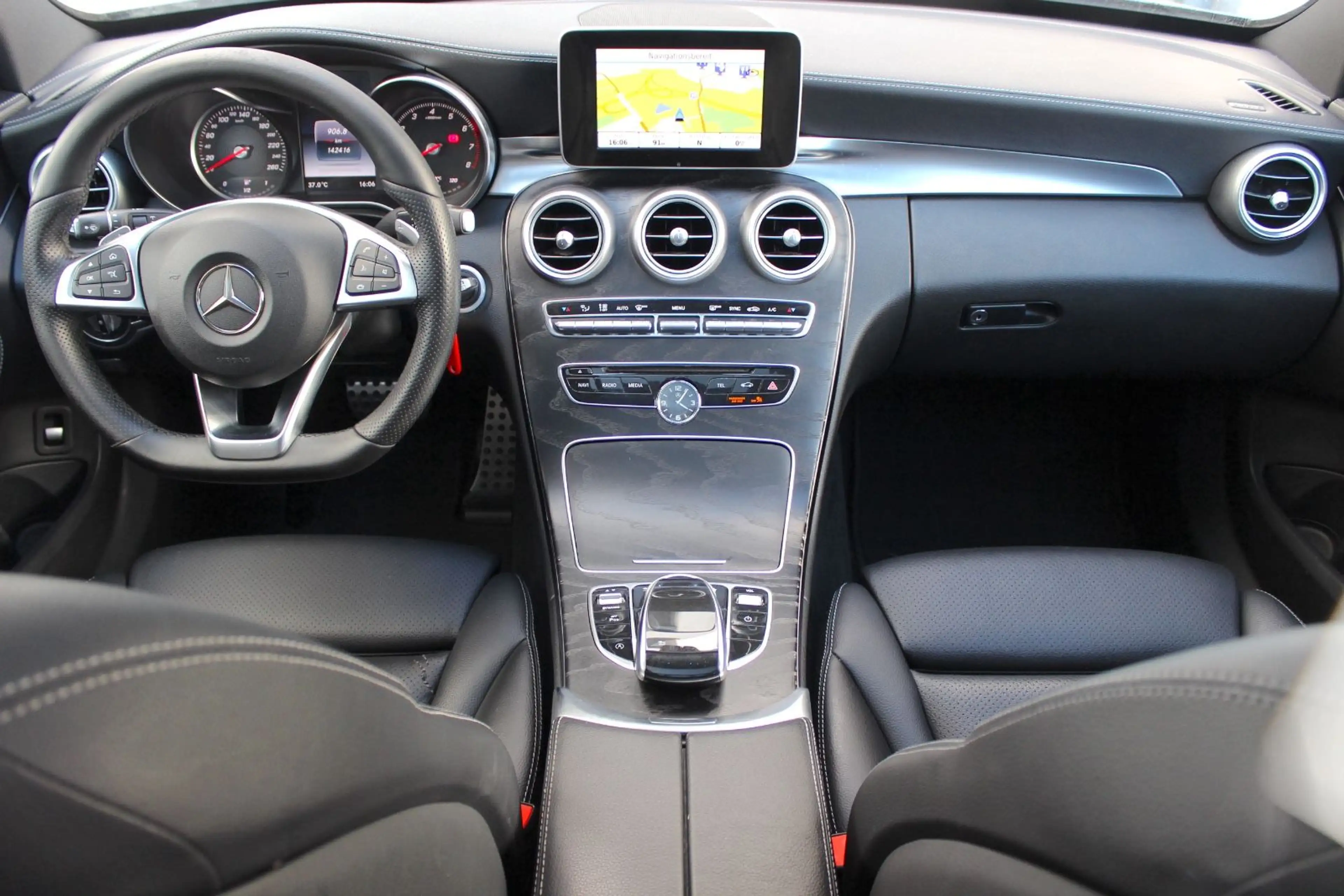 Mercedes-Benz C 250 CGI T - AMG-STYLING PDC PANO S-SITZE ILS — photo 12