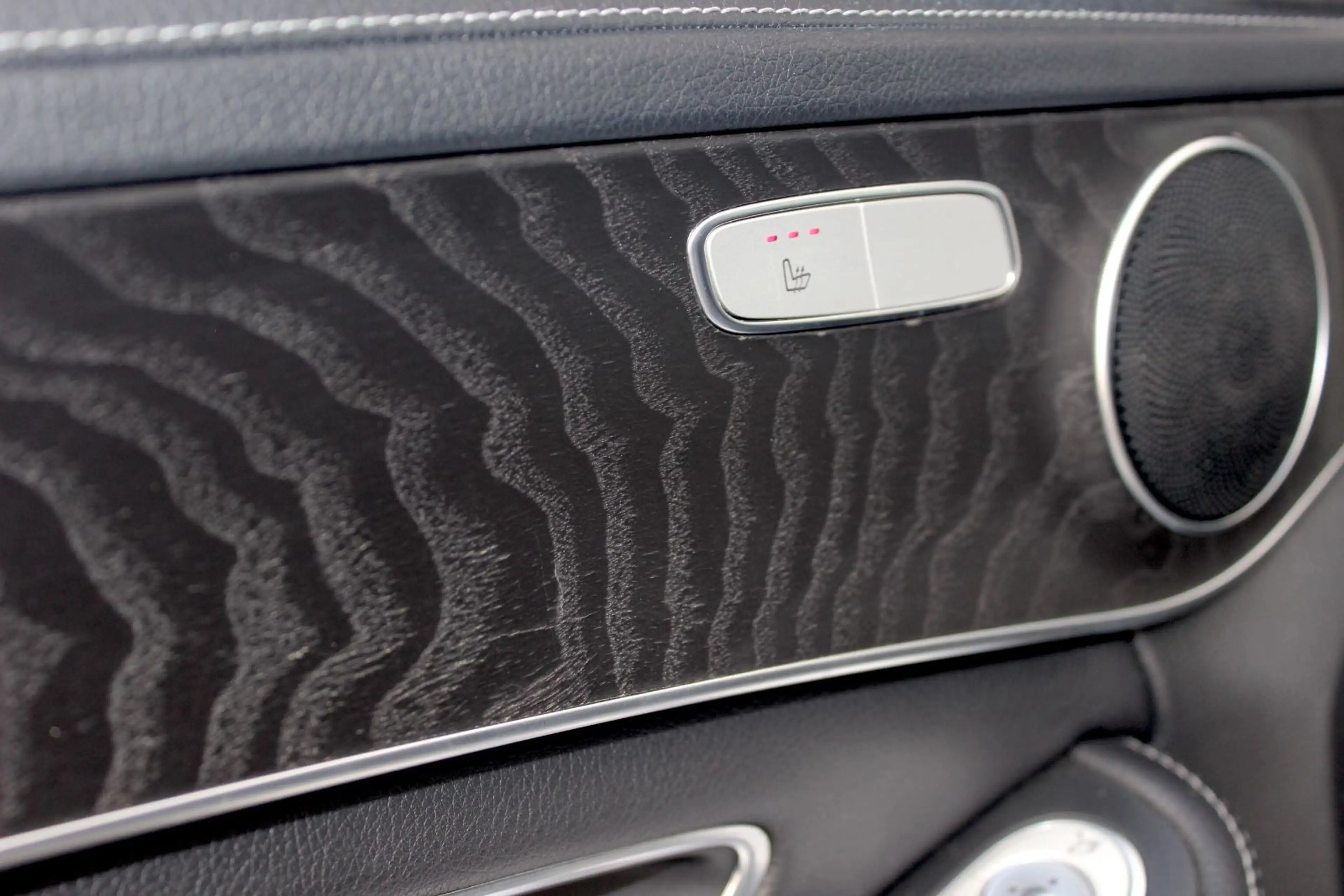 Mercedes-Benz C 250 CGI T - AMG-STYLING PDC PANO S-SITZE ILS — photo 11