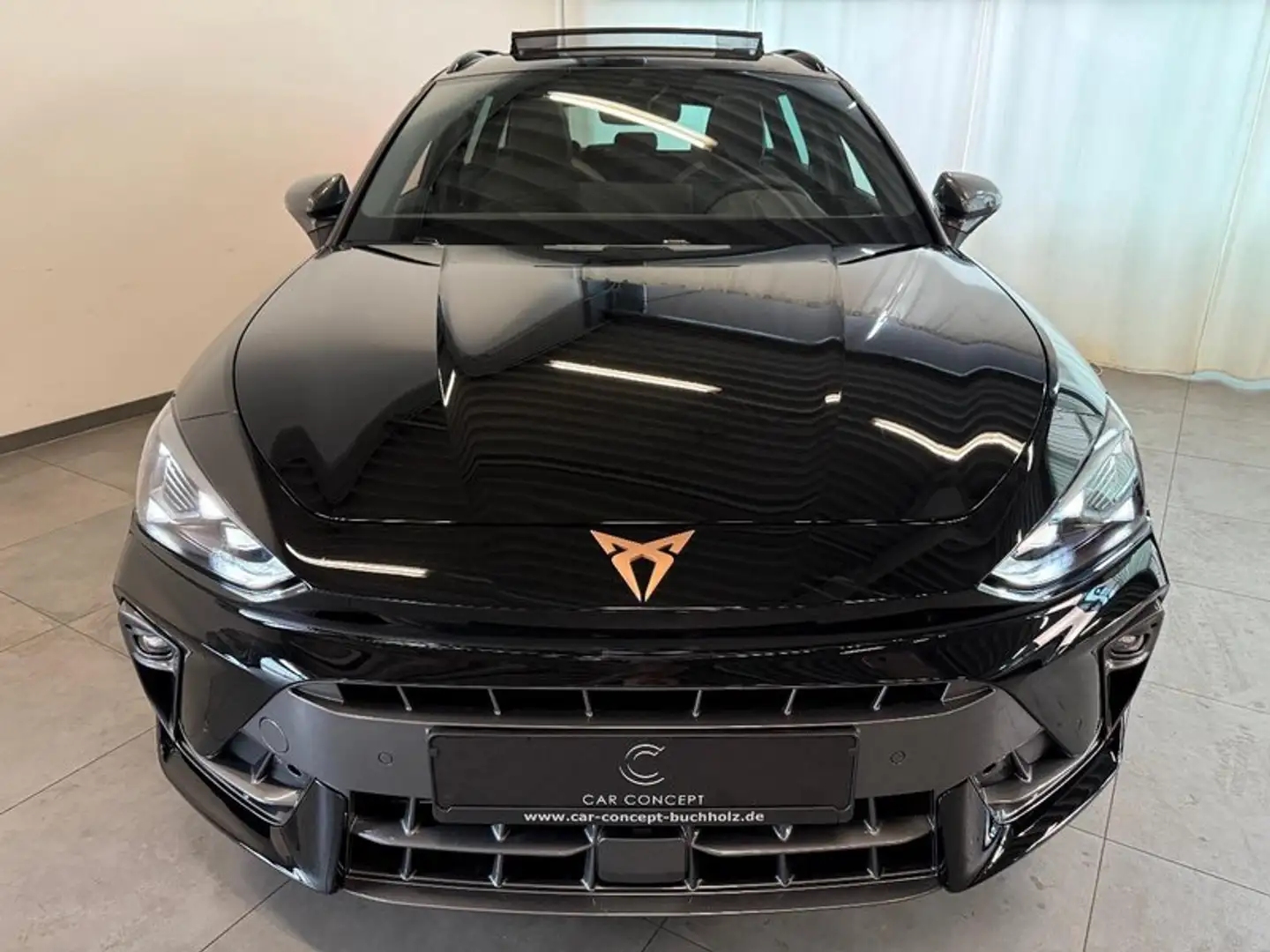 CUPRA Leon ST 1.5 eTSI DSG EDGE KEYLESS PANO KAMERA Schwarz - 2