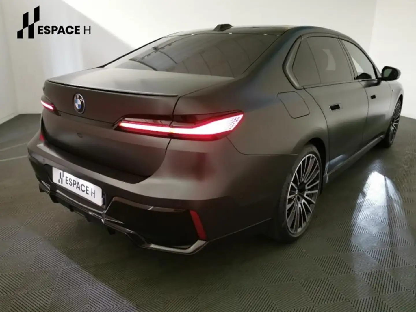 BMW i7 xDrive60 544ch M Sport Gris - 2