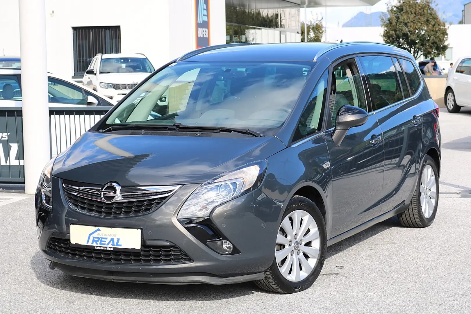 Opel Zafira Tourer 1,6 SIDI Turbo Ecotec Cosmo Aut. Grau - 1
