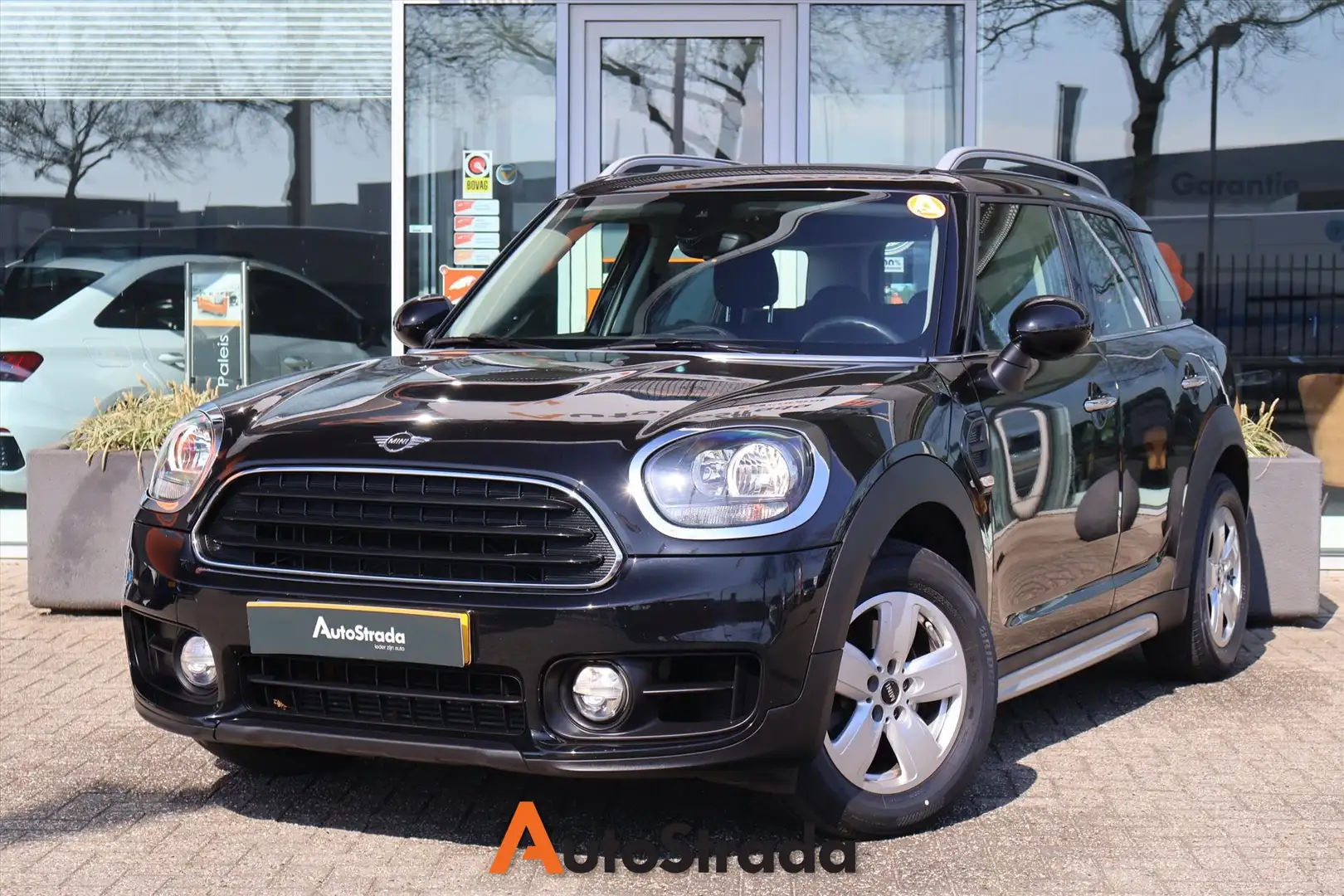 MINI Cooper Countryman Mini (f60) 1.5 136pk | Carplay | Navi | Cruise | A Noir - 1