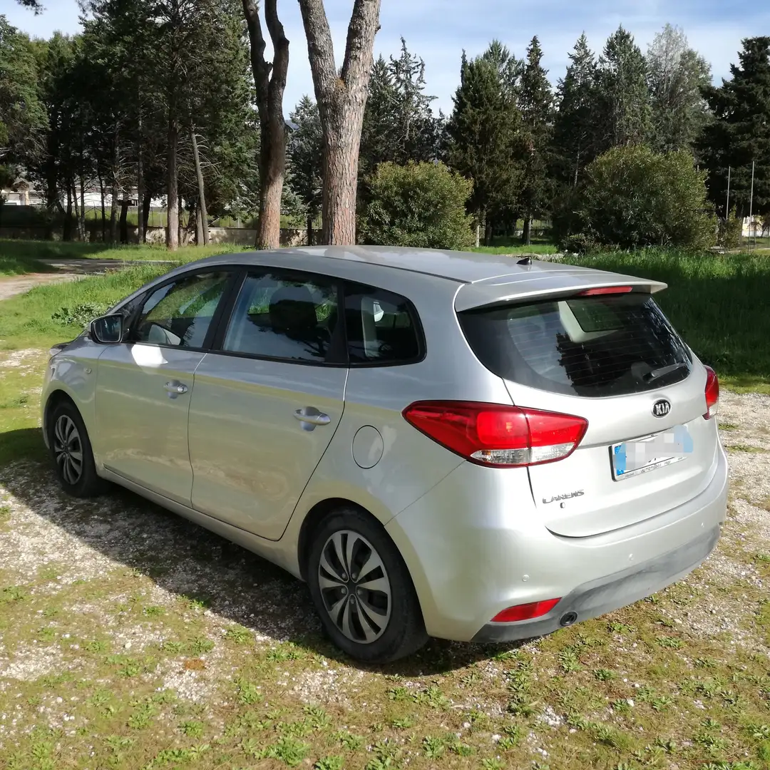 Kia Carens 1.6 GDI, 135CV, Cool, 5 Posti Gümüş rengi - 2