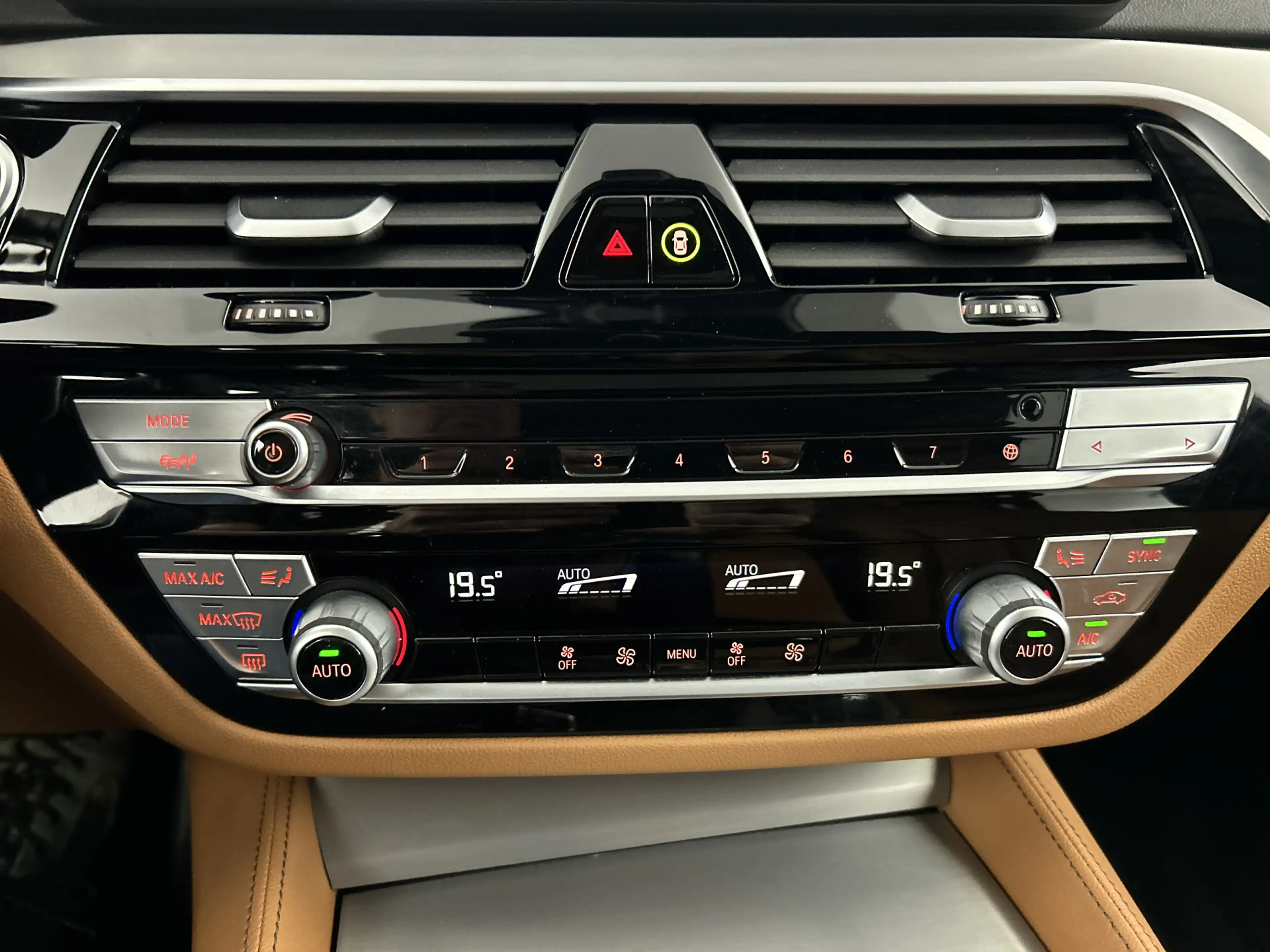 BMW 545 5-serie 545e xDrive M-Sport/M-Remm/Schuifd/Laser/2 — photo 22