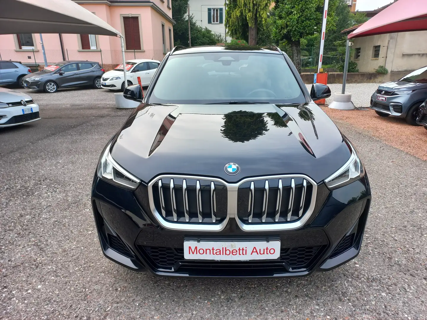 BMW X1 sdrive18d MSport auto Zwart - 2