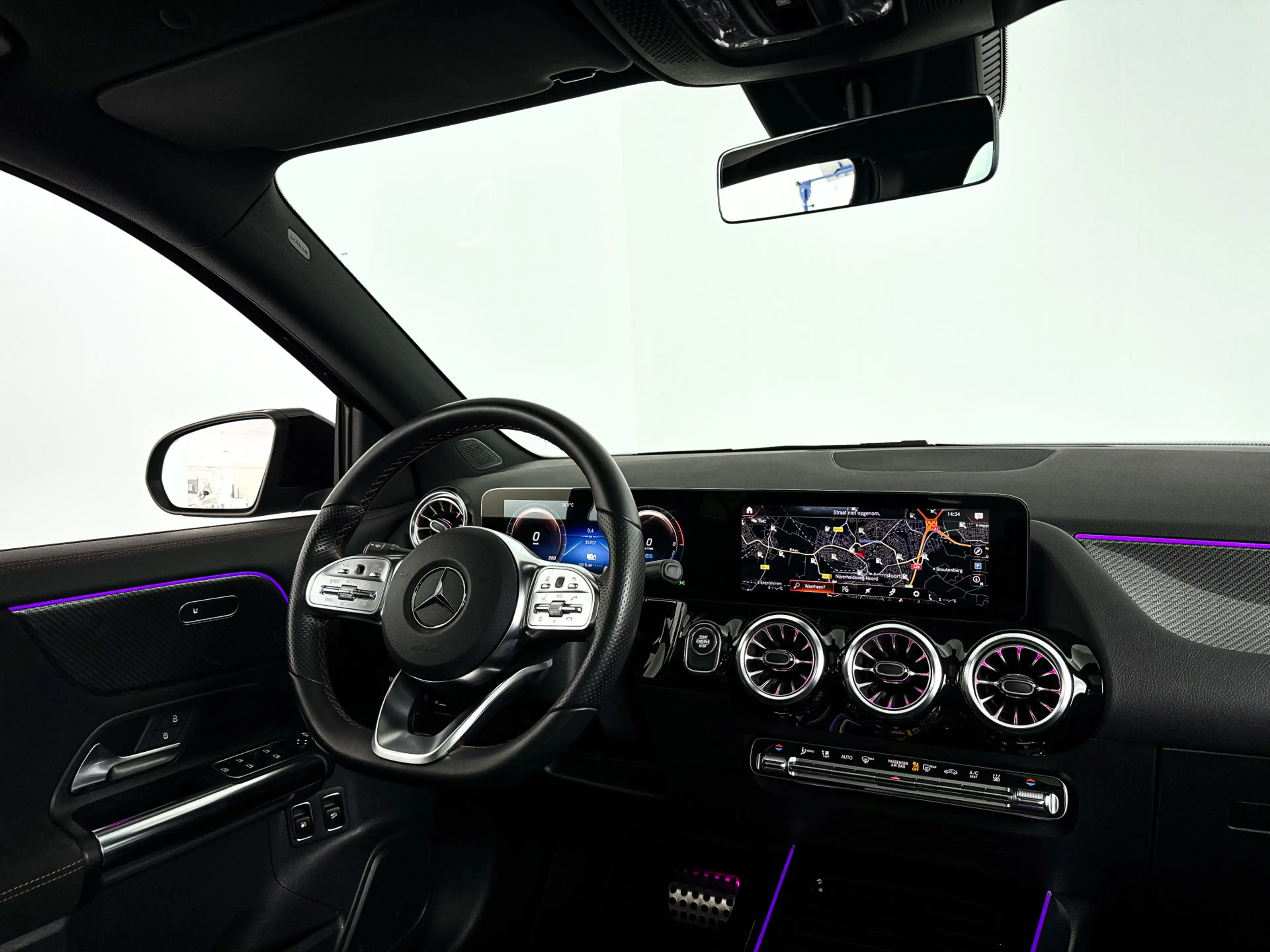 Mercedes-Benz GLA 250 e AMG Line | Panoramadak | Parkeercamera | Stoelve — photo 3