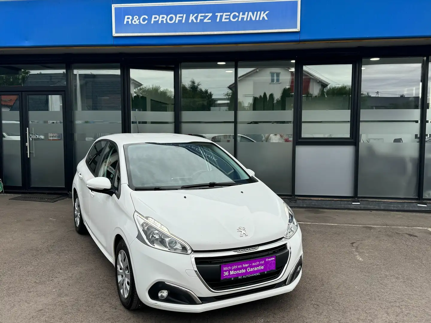 Peugeot 208 Active BlueHDi 100 S Weiß - 2