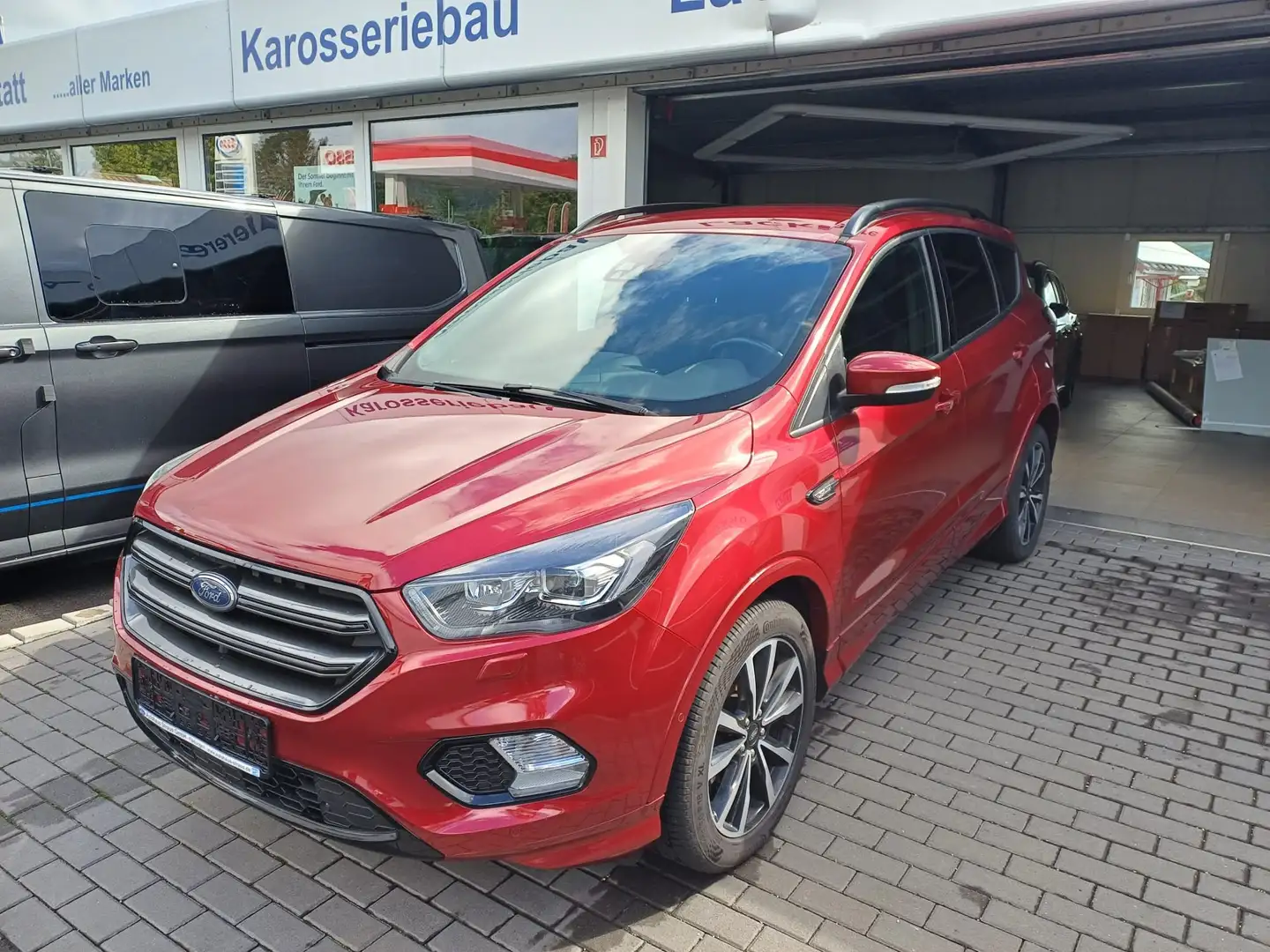 Ford Kuga Kuga Diesel 2.0 TDCi 4x4 ST-Line Rot - 1