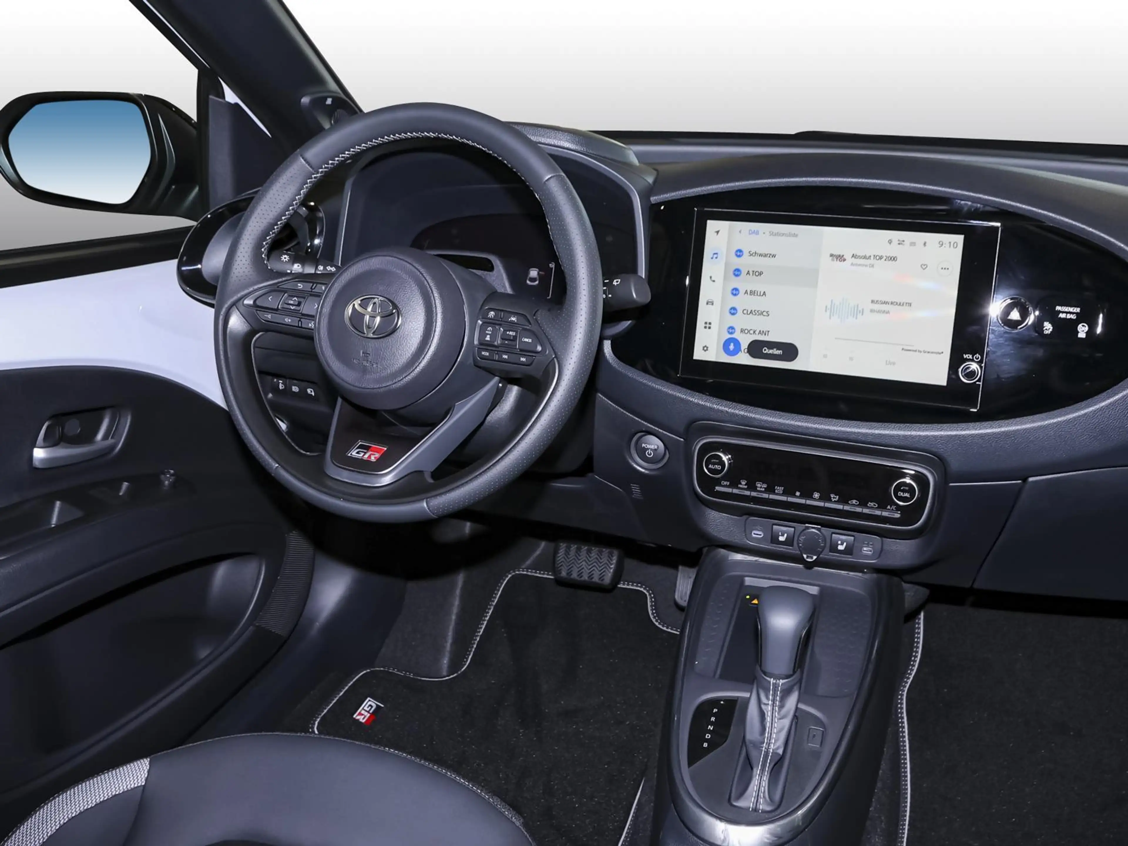 Toyota Aygo X GR SPORT 1,5 l Hybrid NAVI SHZ PDC — photo 5