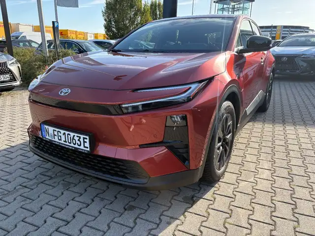 Toyota C-HR + 4x2 Teamplayer LED, Navi, SHZ, Kamera