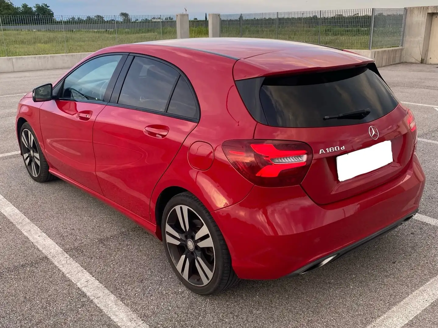 Mercedes-Benz A 180 Classe A - W176 d Premium my16 Rosso - 2