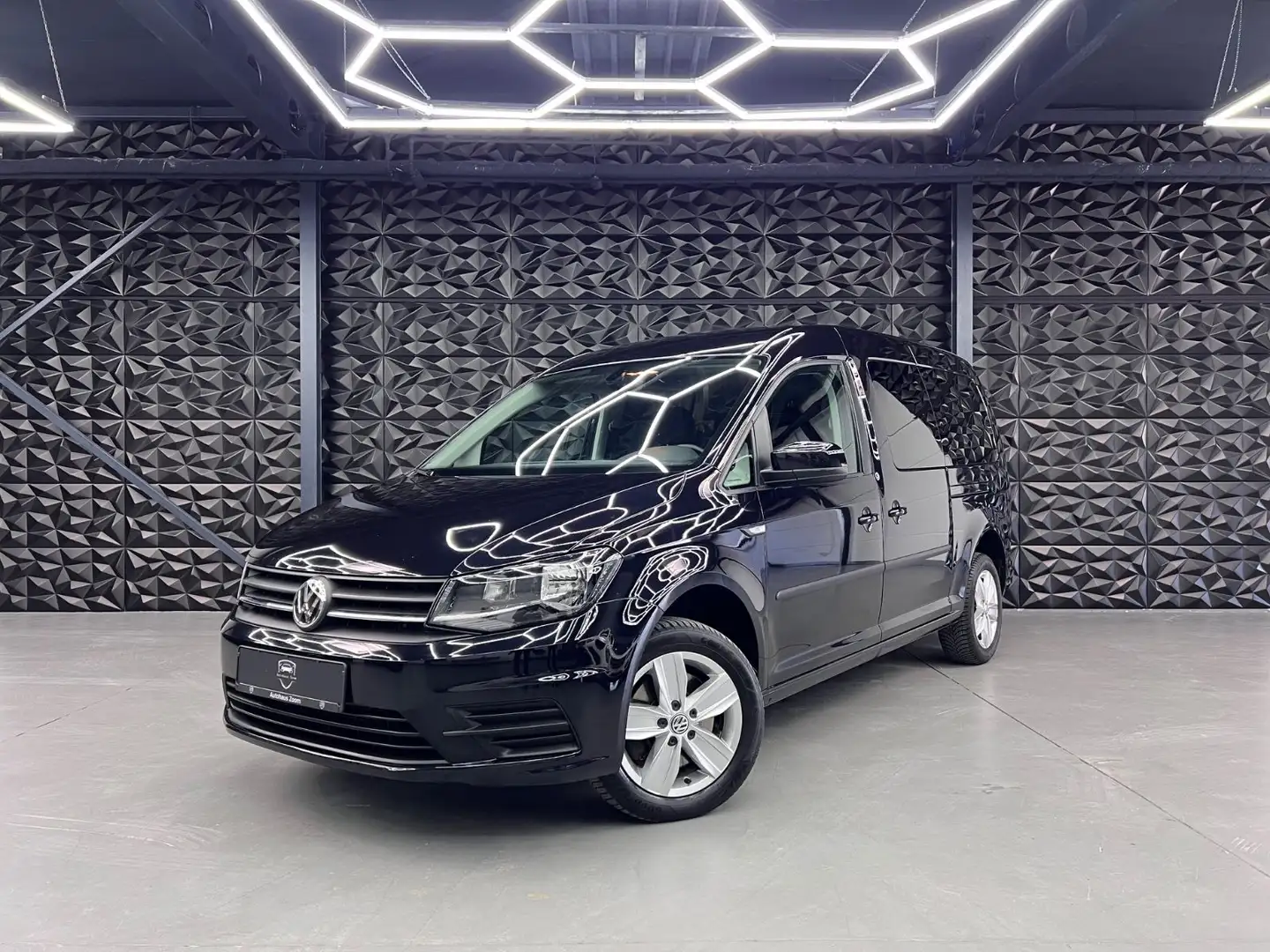 Volkswagen Caddy PKW Maxi BMT 1HD MWST/7 SITZ/AHK/ACC/NAVI Чёрный - 1