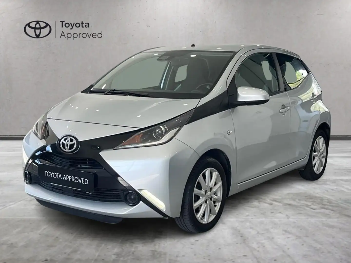 Toyota Aygo Aygo 5p 1.0 x-play tss Argento - 1