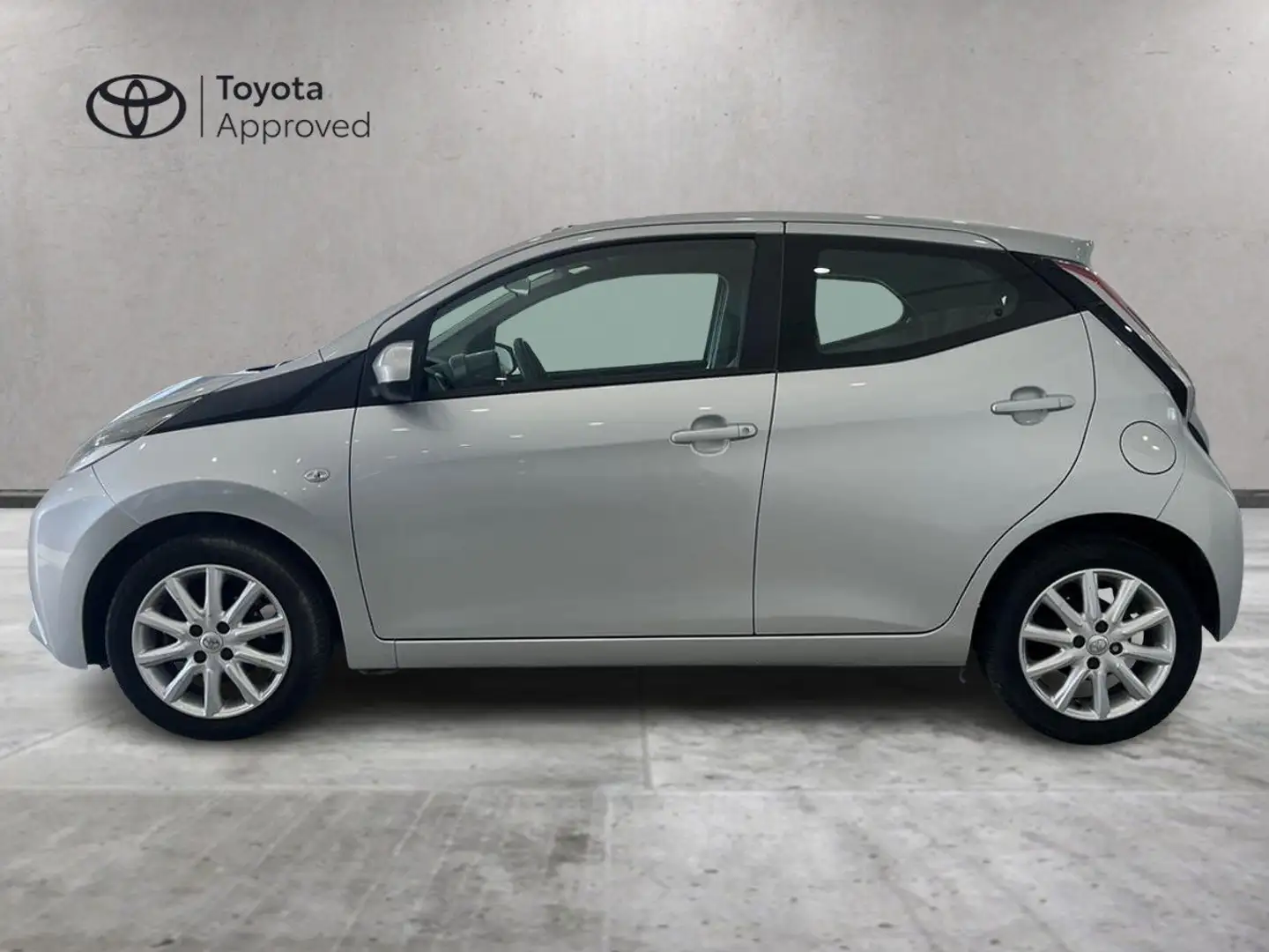 Toyota Aygo Aygo 5p 1.0 x-play tss Argento - 2