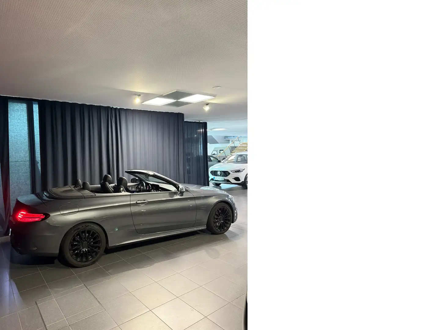 Mercedes-Benz C 180 AMG Line LED Navi Leder Grigio - 2