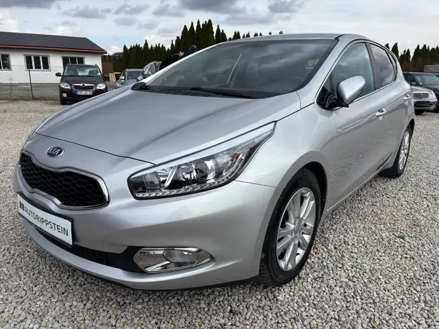 Kia Ceed 1.6 CRDi Spirit +KAMERA+GRA+PDC+