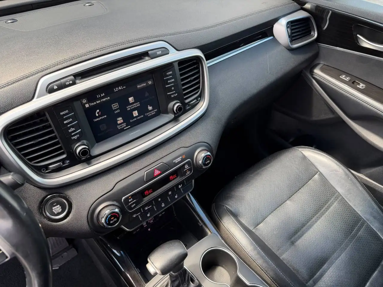 Kia Sorento photo Kia Sorento