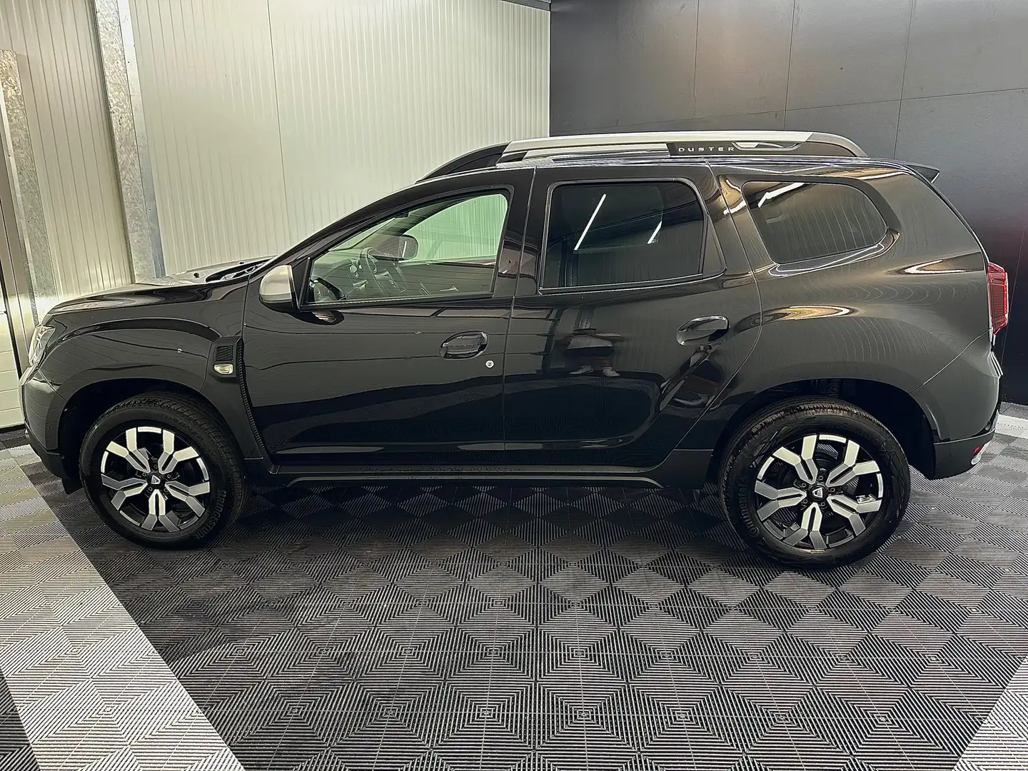 Dacia Duster Prestige Schwarz - 2