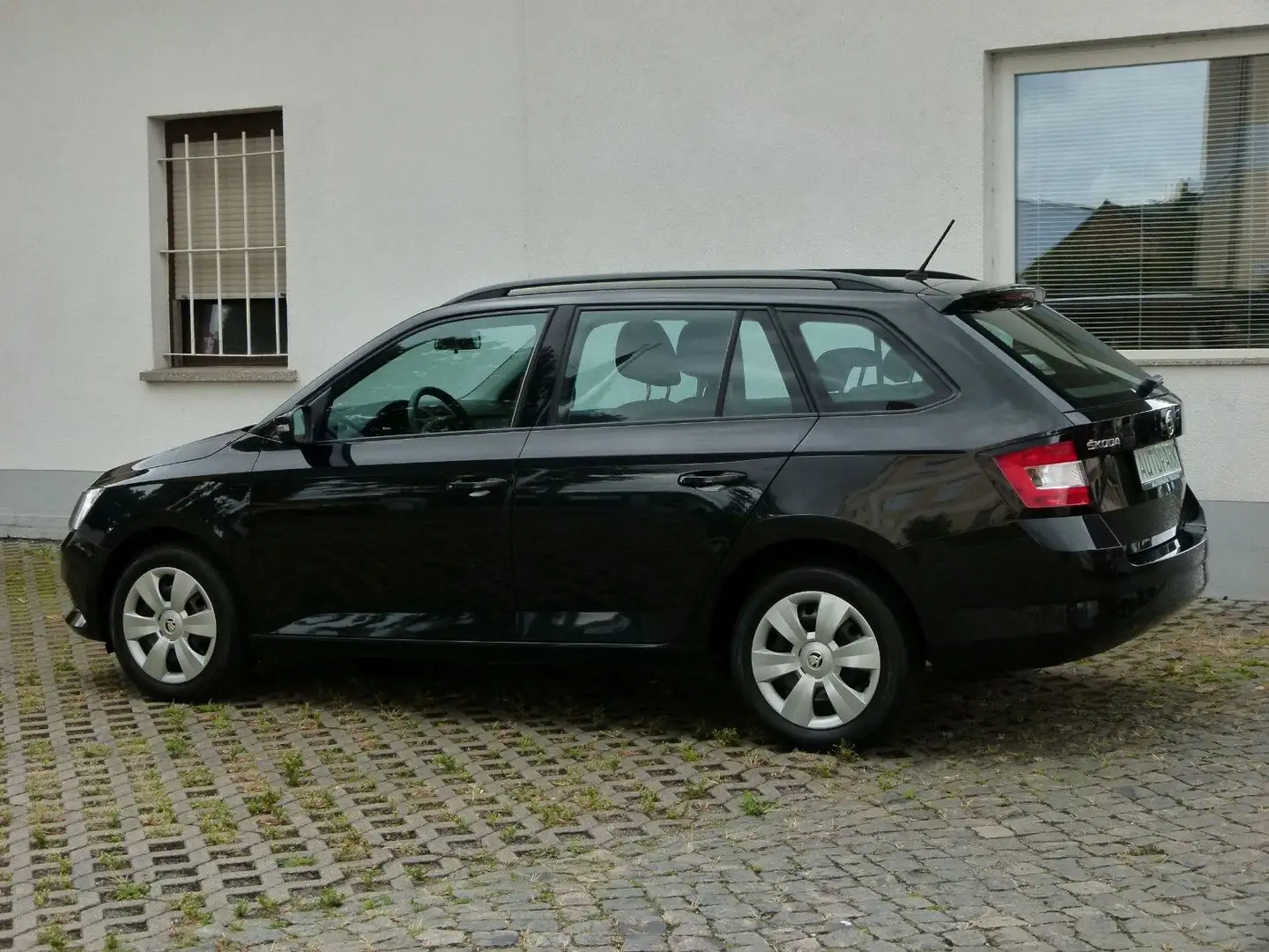 Skoda Fabia Kombi TSI 1.Hand Klima TÜV NEU +GARANTIE+ Noir - 2
