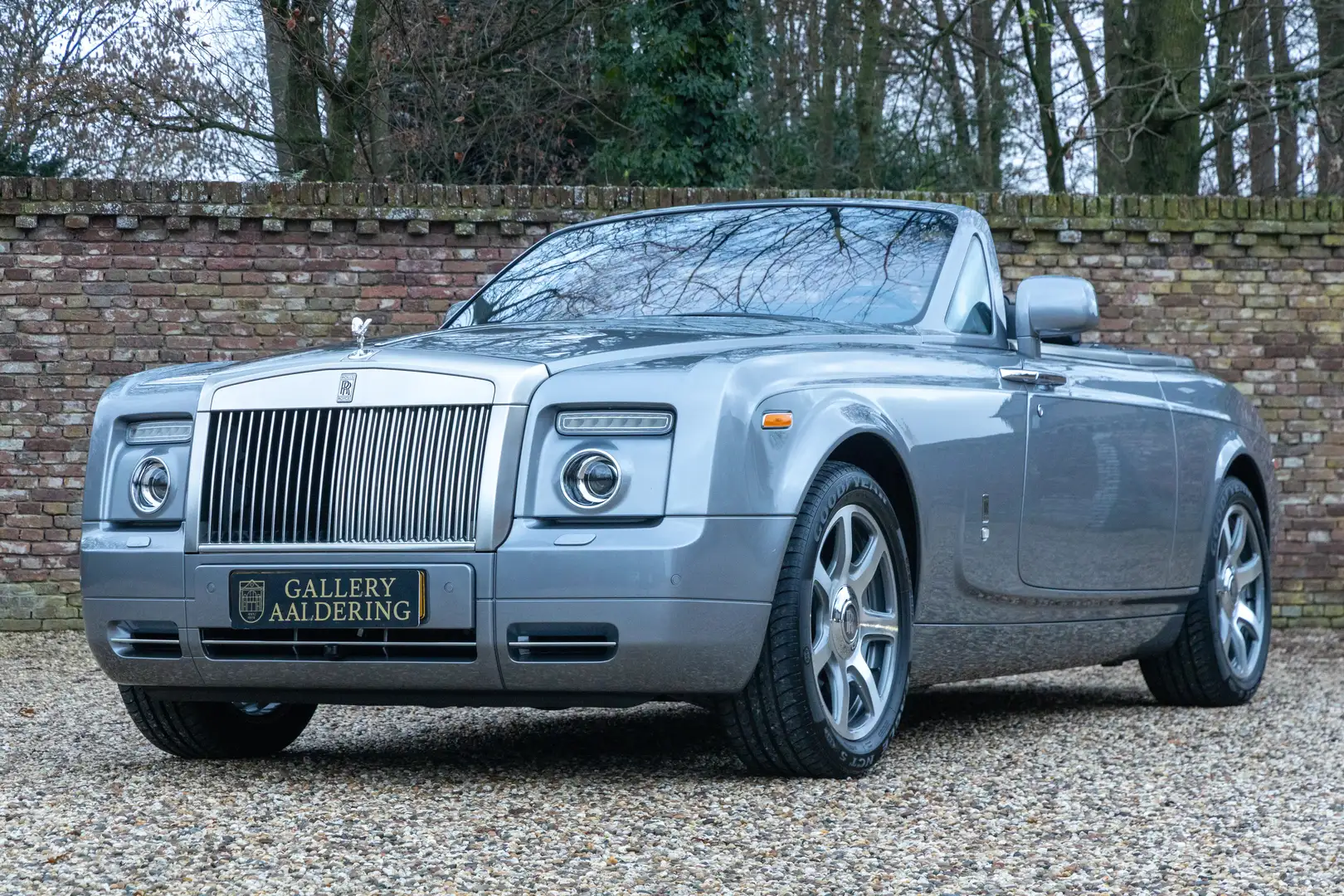 Rolls-Royce Phantom Drophead Coupé "One of the finest" Livery in "Jubilee Silve Grau - 1