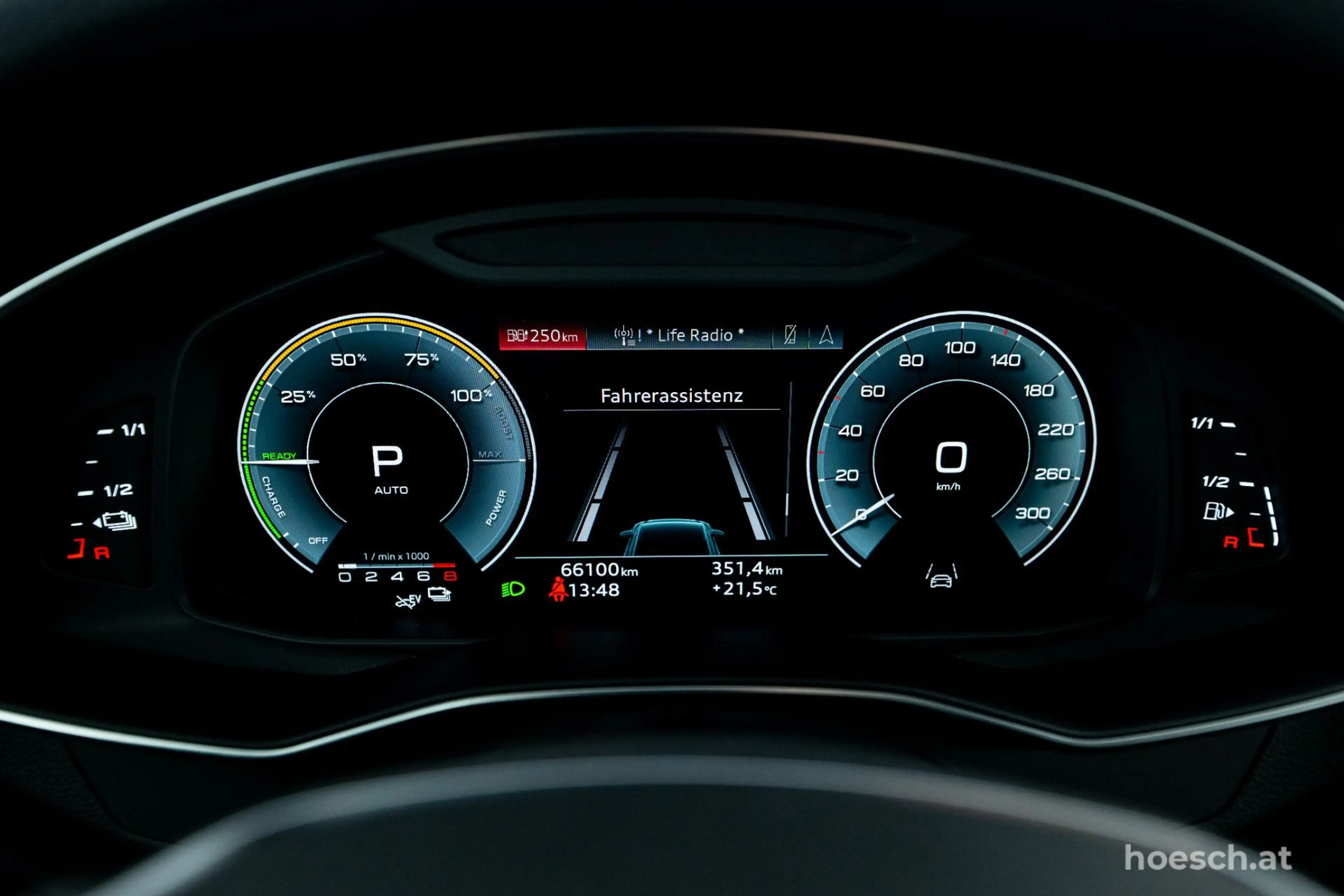 Audi A6 Avant 50 TFSI e quattro Sport AHK MATRIX 360° ASS — photo 11