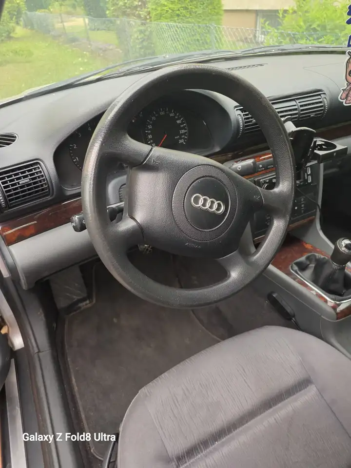 Audi A4 1.8, foto 1