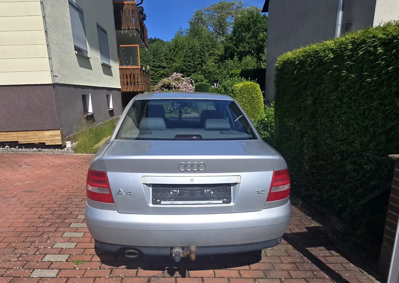 Audi A4 1.8, foto 10