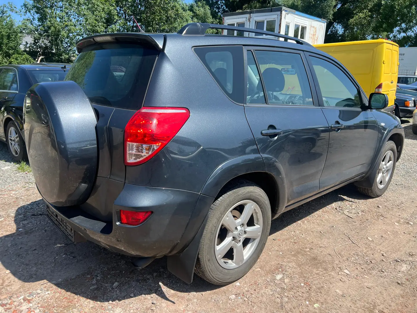 Toyota RAV 4 2.2 D-CAT 4x4 Executive Grau - 2