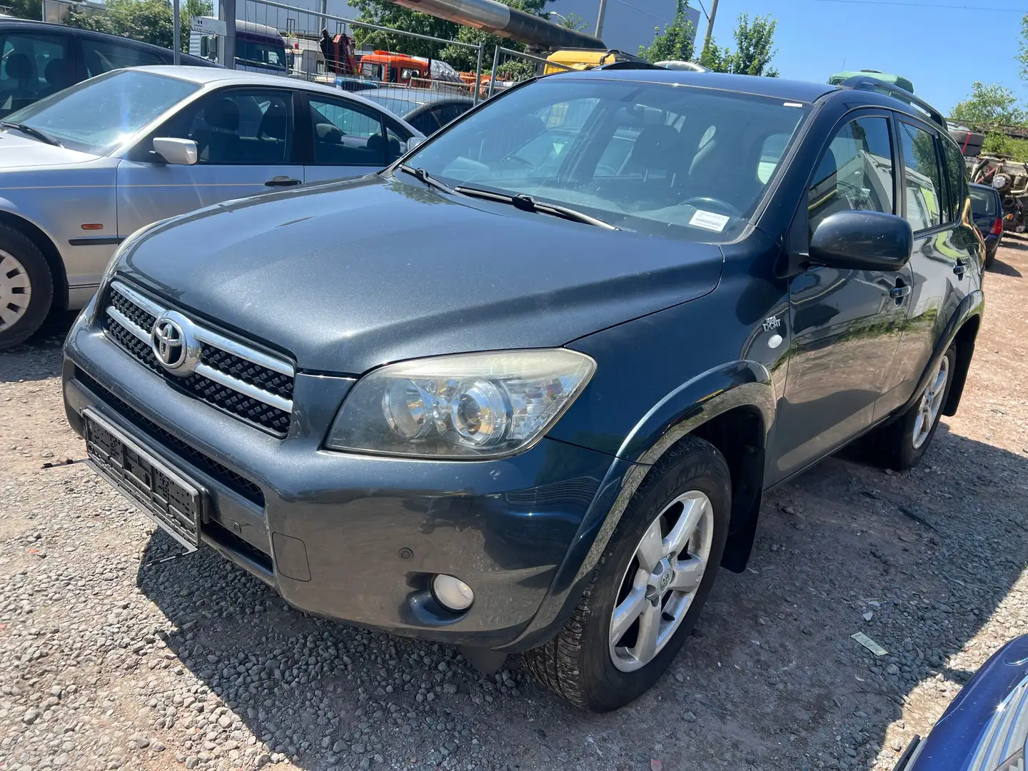 Toyota RAV 4 2.2 D-CAT 4x4 Executive Grau - 1