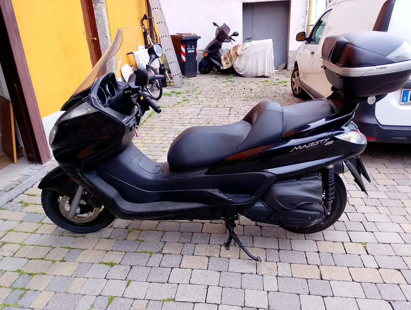 Yamaha Majesty 400 Noir - 1
