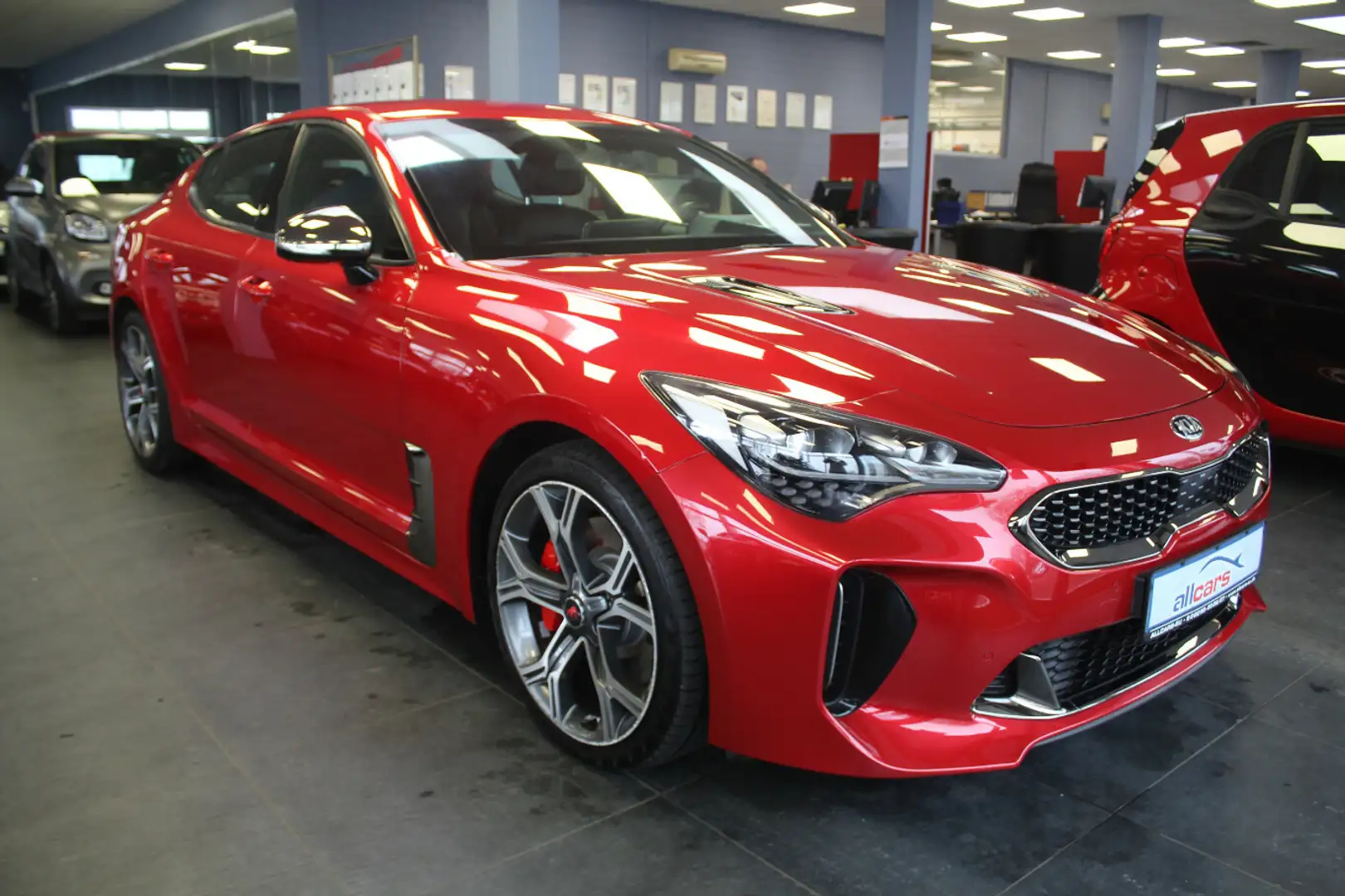 Kia Stinger 3.3 T-GDI AWD GT Червоний - 1