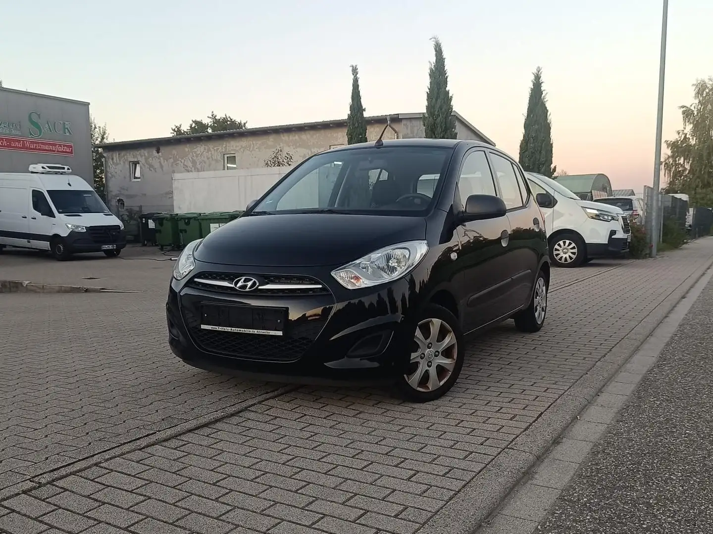 Hyundai i10 i10 1.1 UEFA EURO 2012 Edition Schwarz - 1