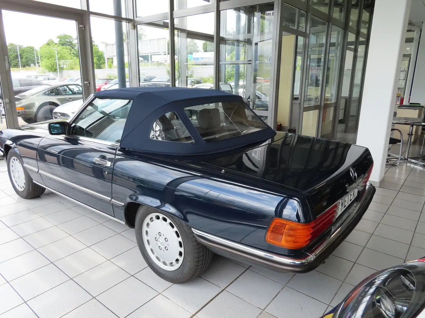 Mercedes-Benz SL 300 W 107  ORIGINAL 25590 KM DEUTSCHES  AUTO Modrá - 2