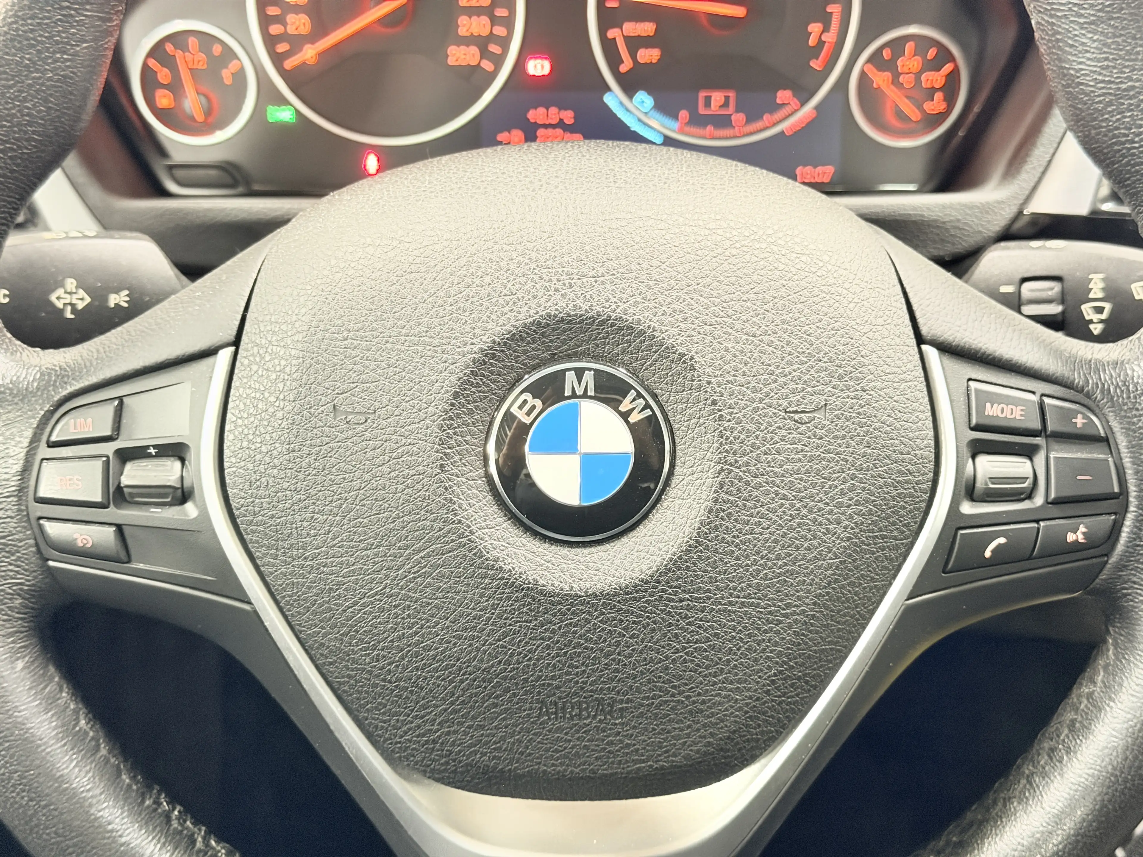 BMW 328 Gran Turismo 328iAs xDrive Luxury Line — photo 10